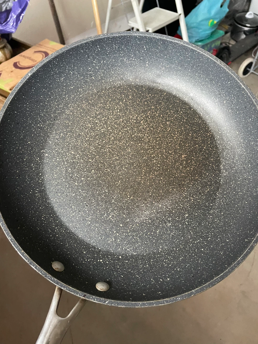 Non-stick frying pan