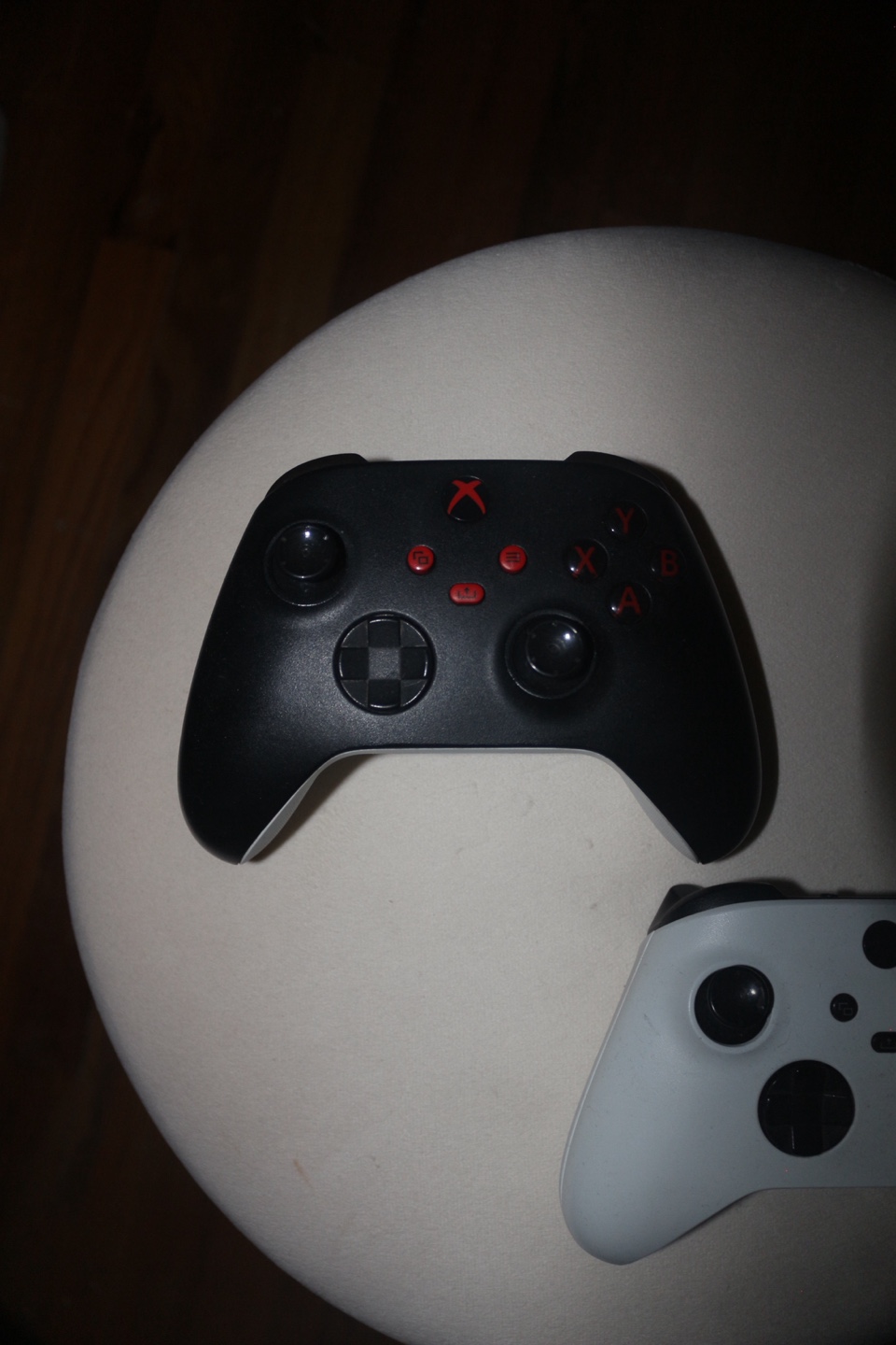 Xbox Wireless Controller - White & Black - photo 3