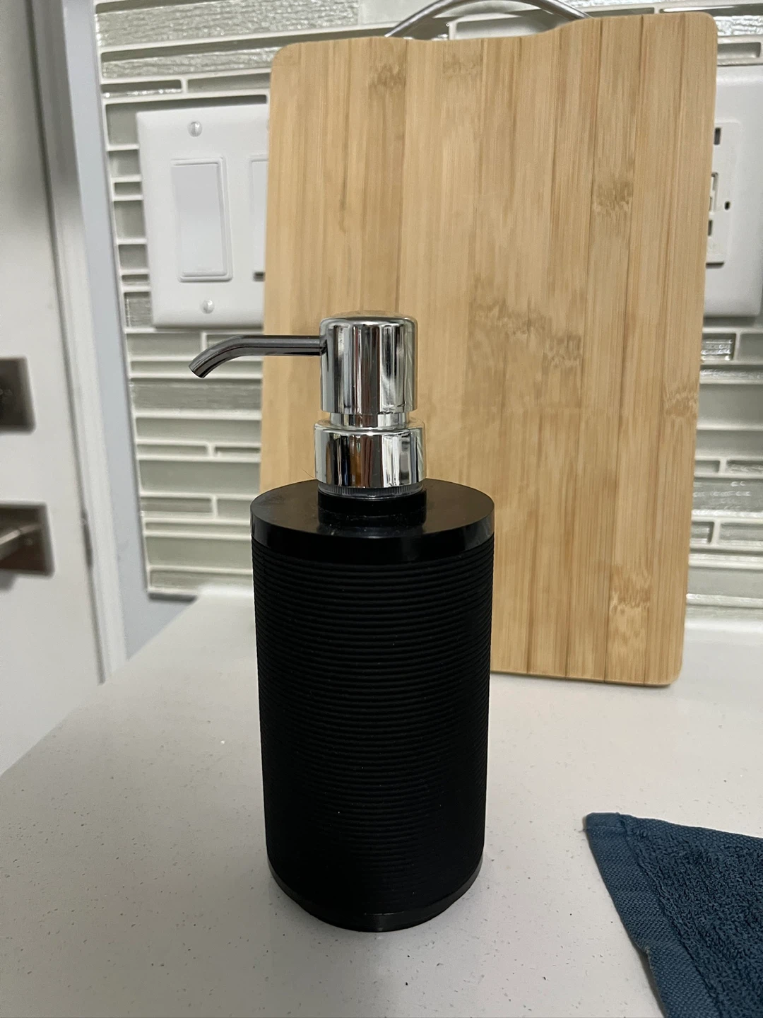🧡 (Free) Black Soap Dispenser
