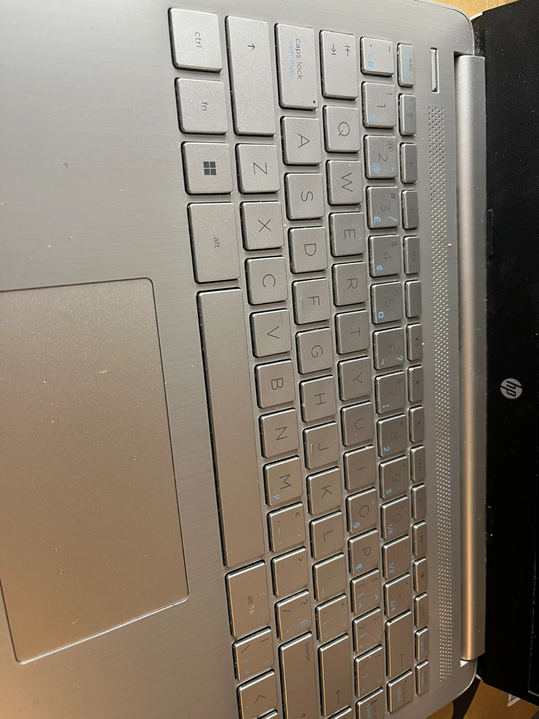 HP Laptop - photo 2