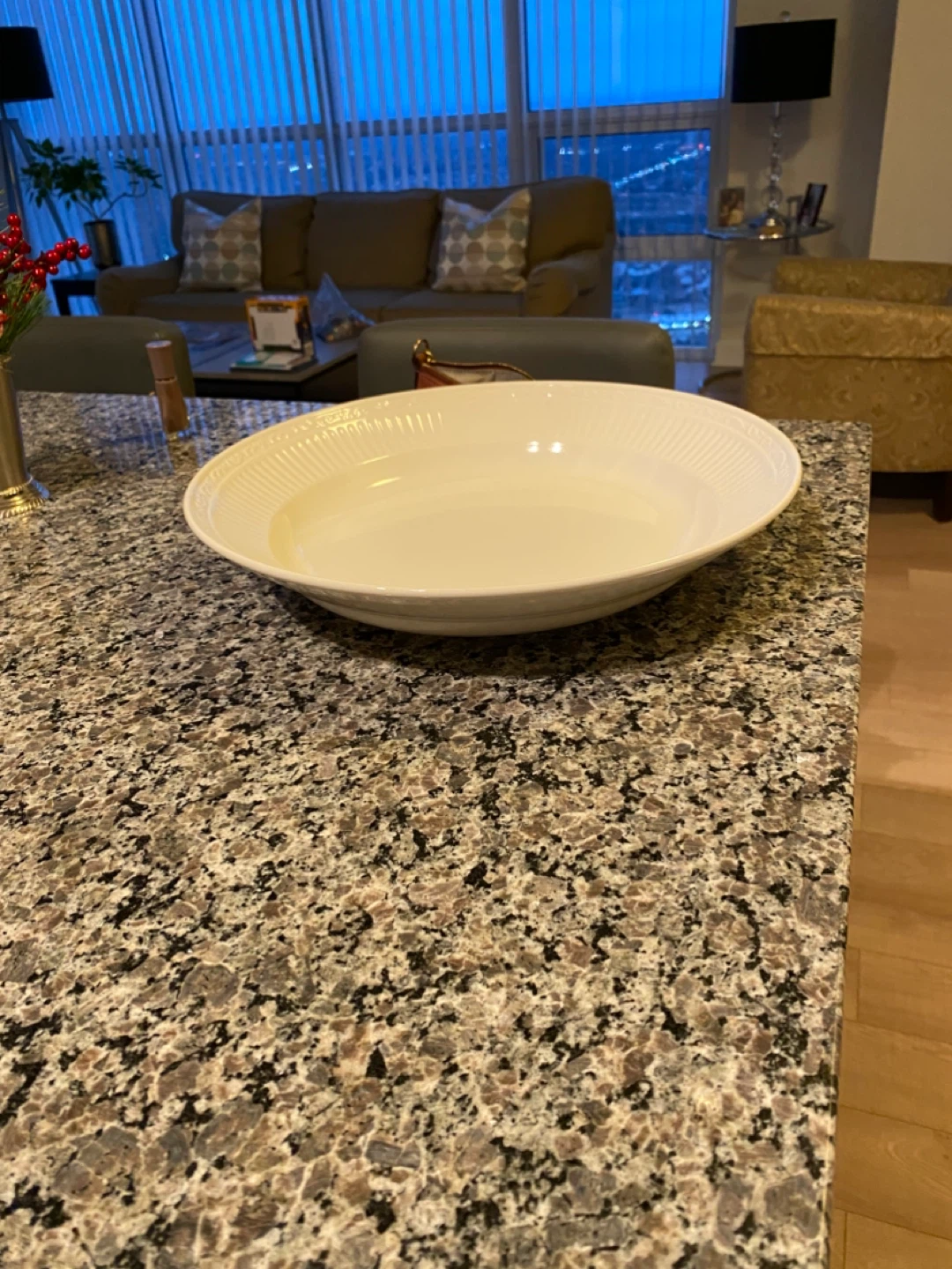 Mikasa Italian Countryside serving bowl