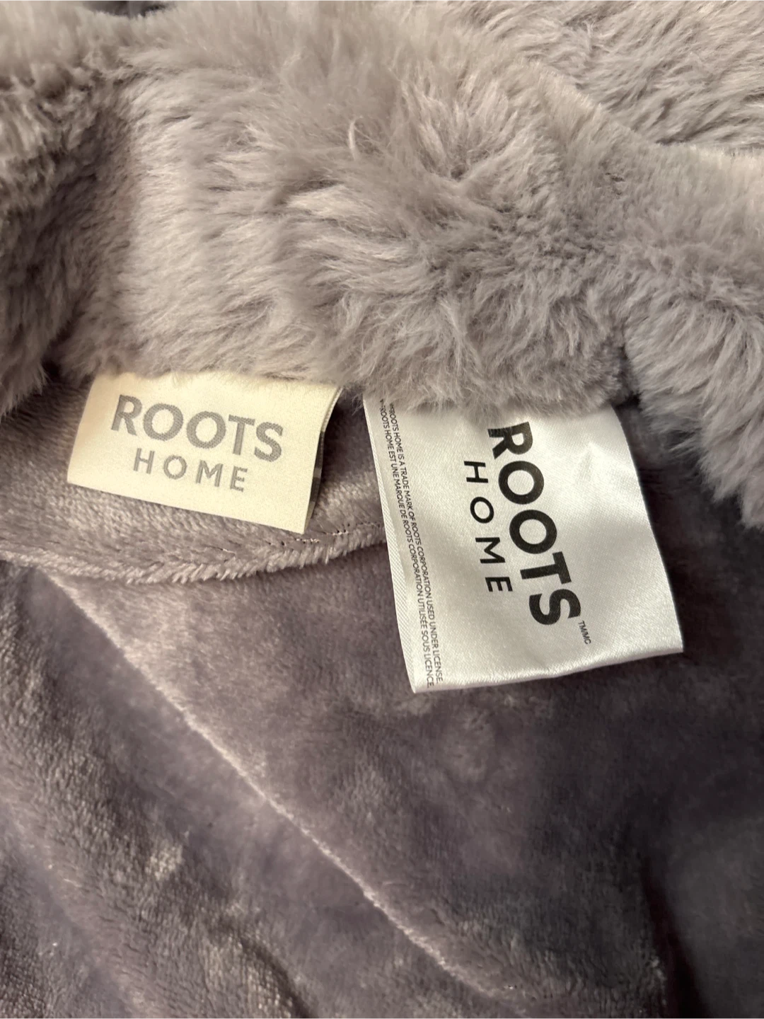 NWOT Roots Home Grey Throw Blanket - photo 2