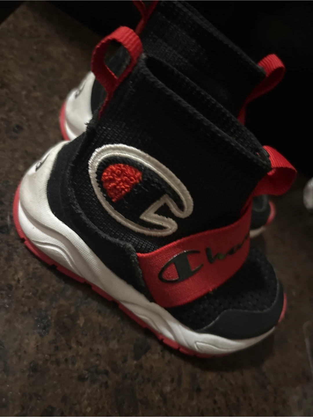 Size 5c champion shoes like new - photo 3