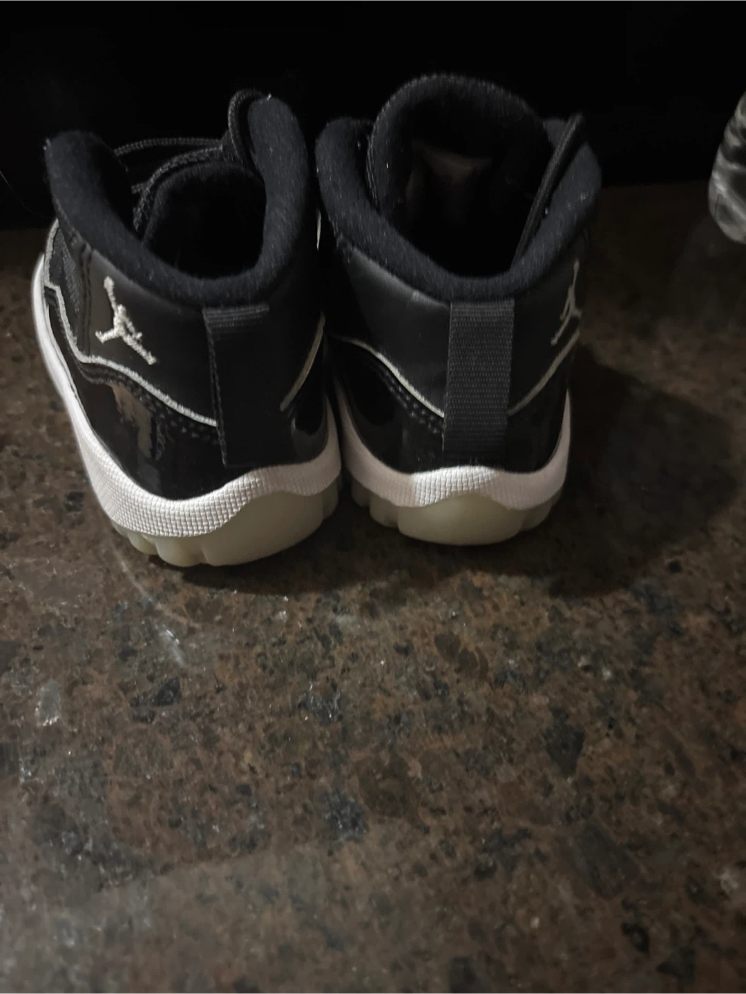 Size 6c Jordan’s like new - photo 4
