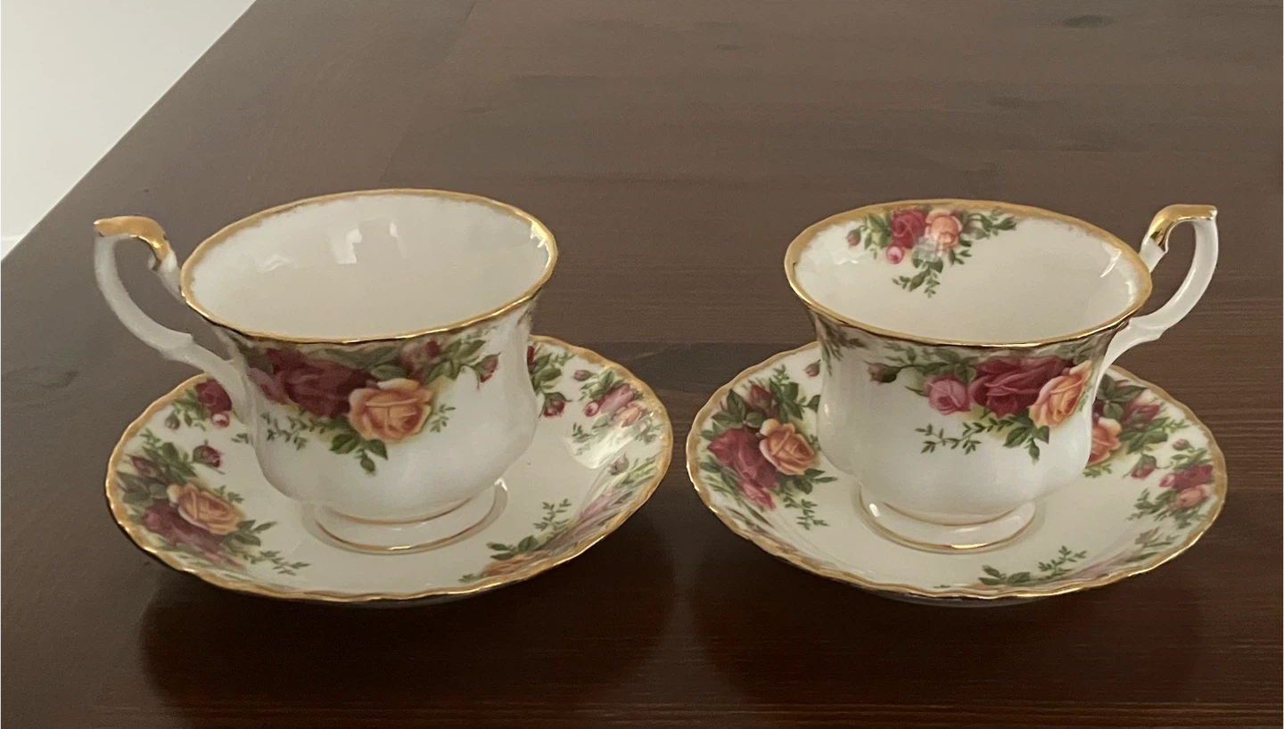 Royal Albert Old Country Roses Tea Cup & Saucer Set
