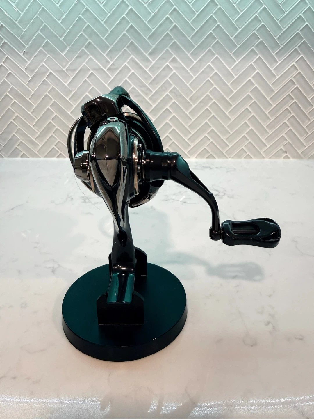 Daiwa Exist 2505F-H Fishing Reel 5.6:1 - photo 3