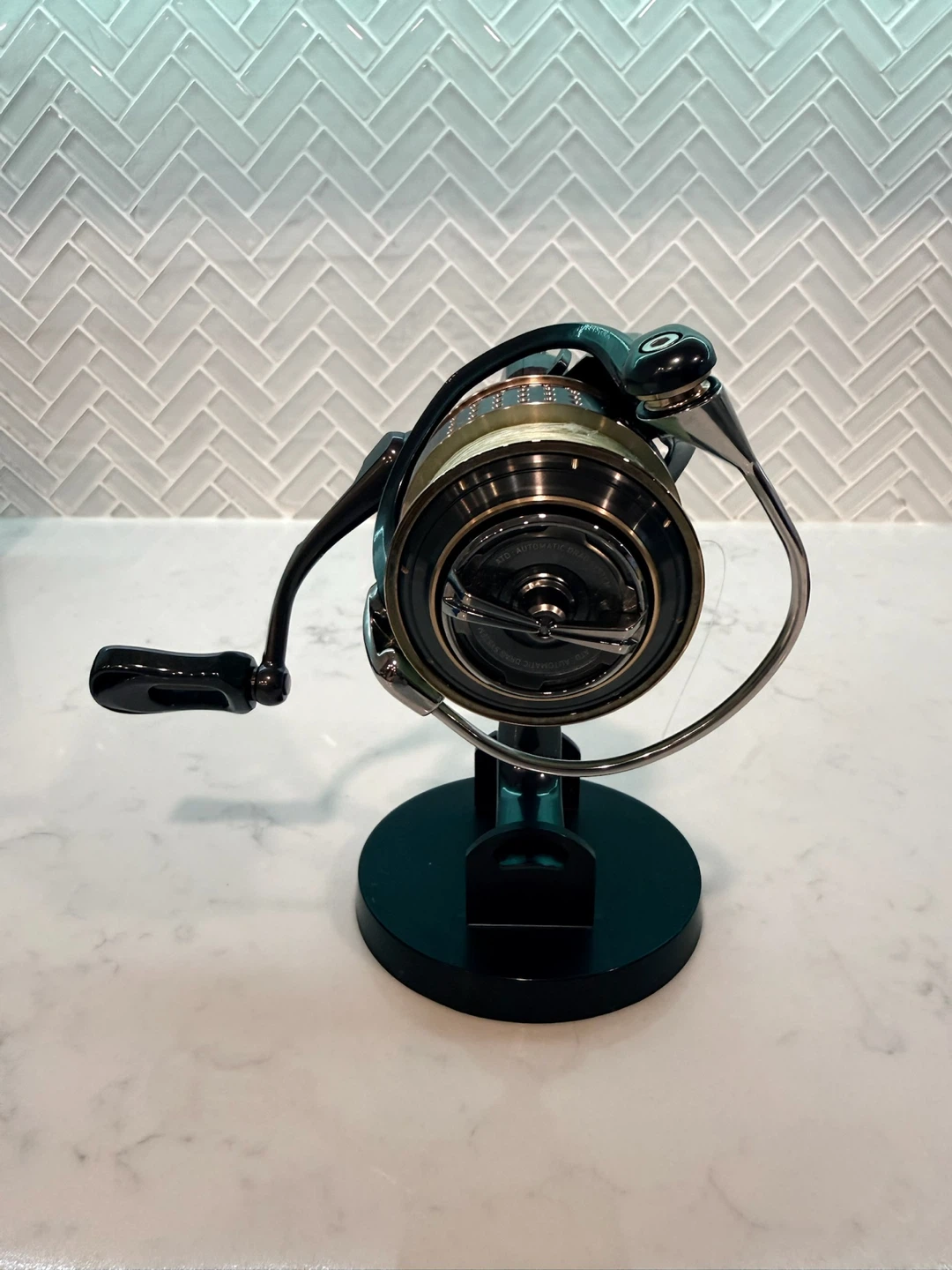 Daiwa Exist 2505F-H Fishing Reel 5.6:1 - photo 5
