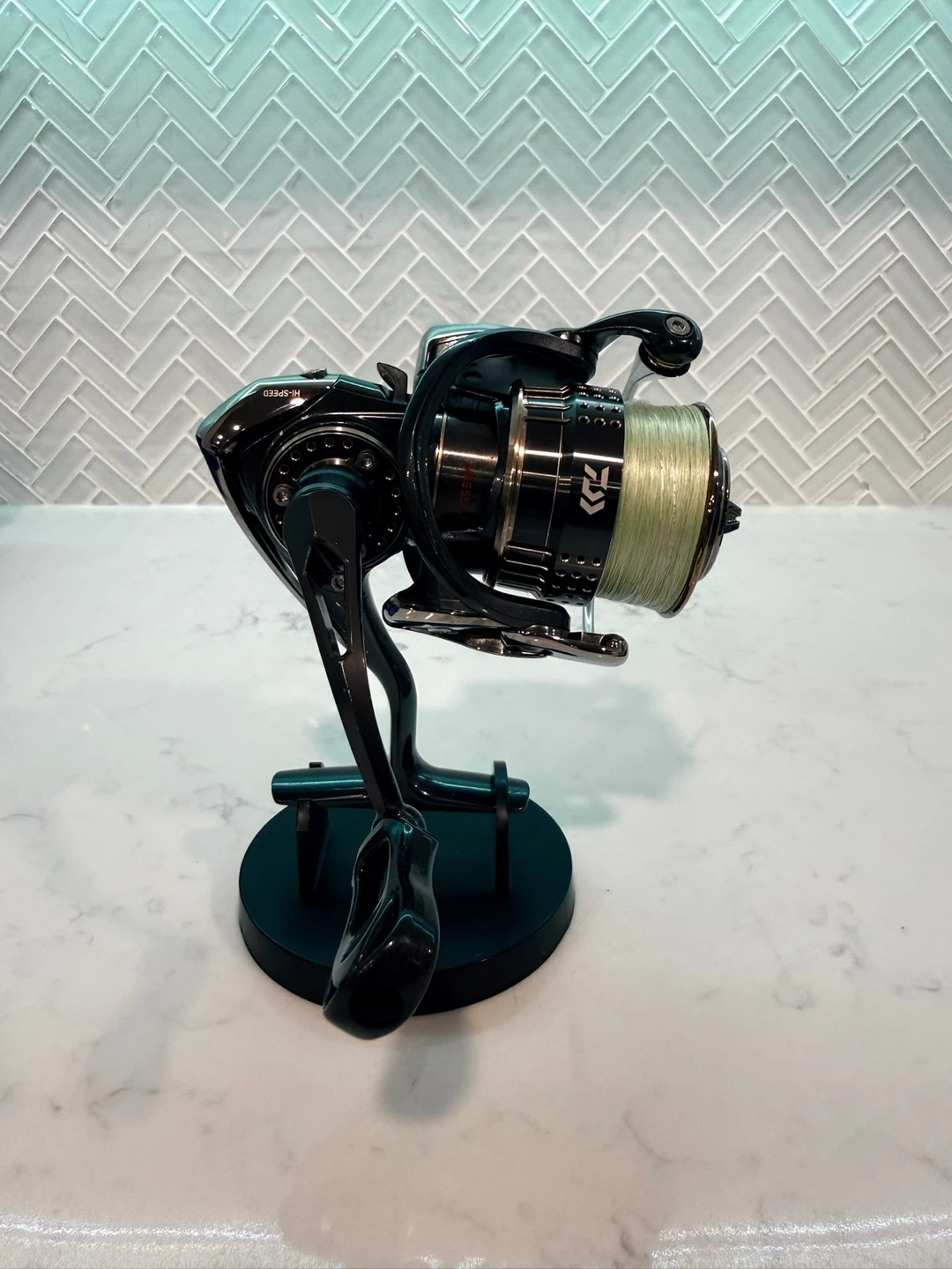 Daiwa Exist 2505F-H Fishing Reel 5.6:1 - photo 4