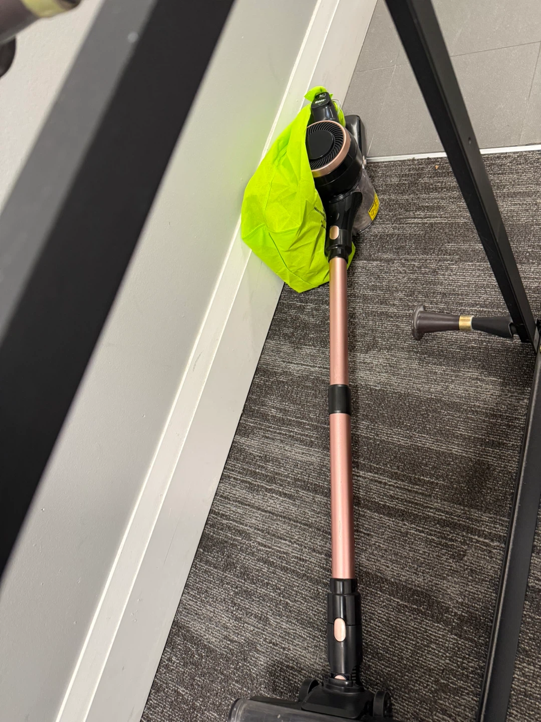 Cordless Stick Vacuum Cleaner - photo 2