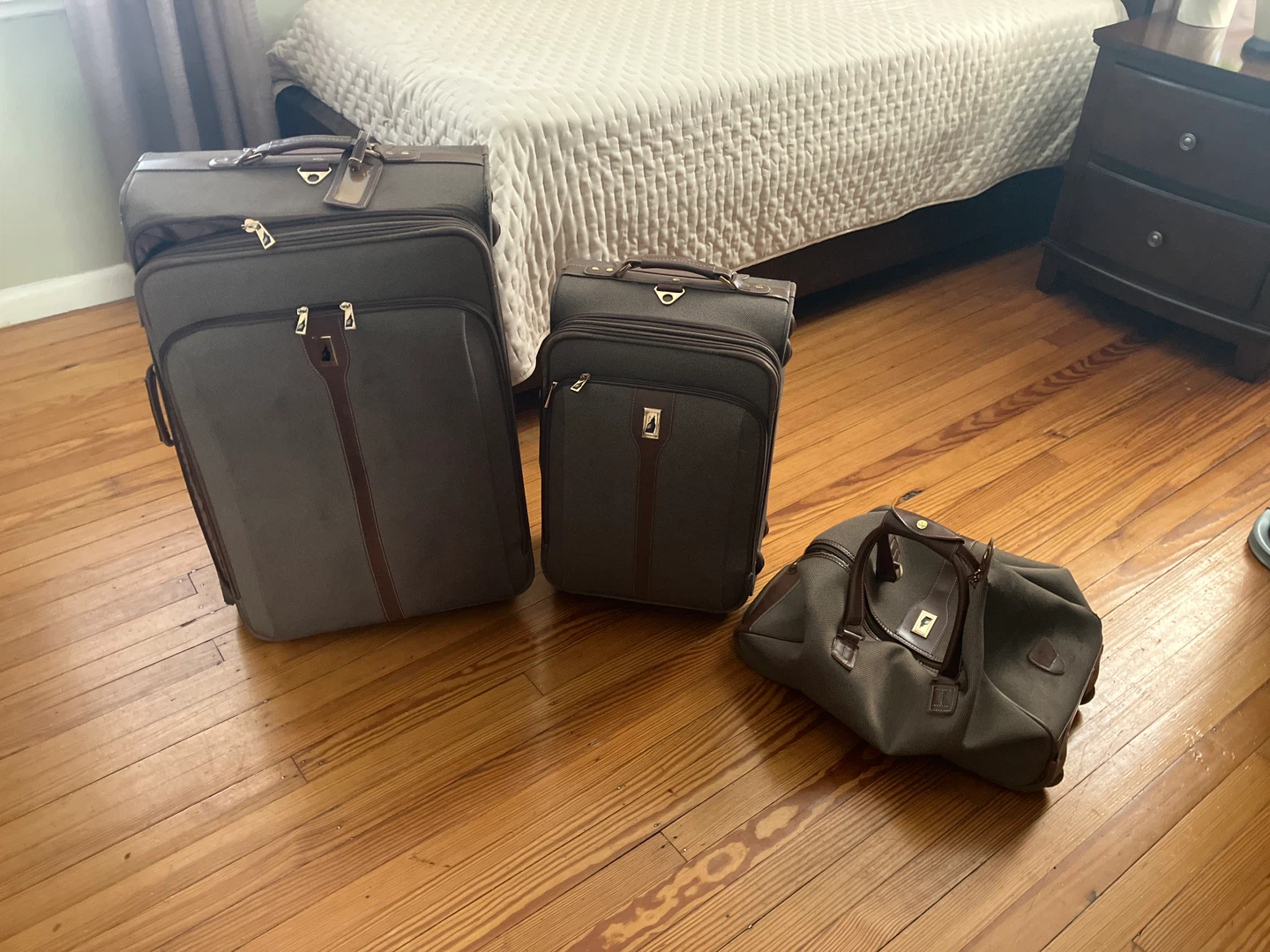 London Fog Luggage Set - 3 Piece