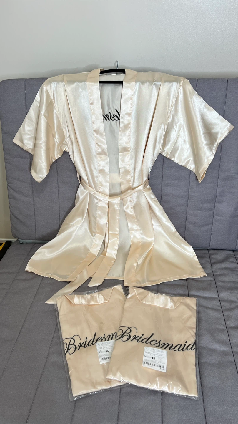 Bridesmaid Robe - Size M - New in Package - photo 2