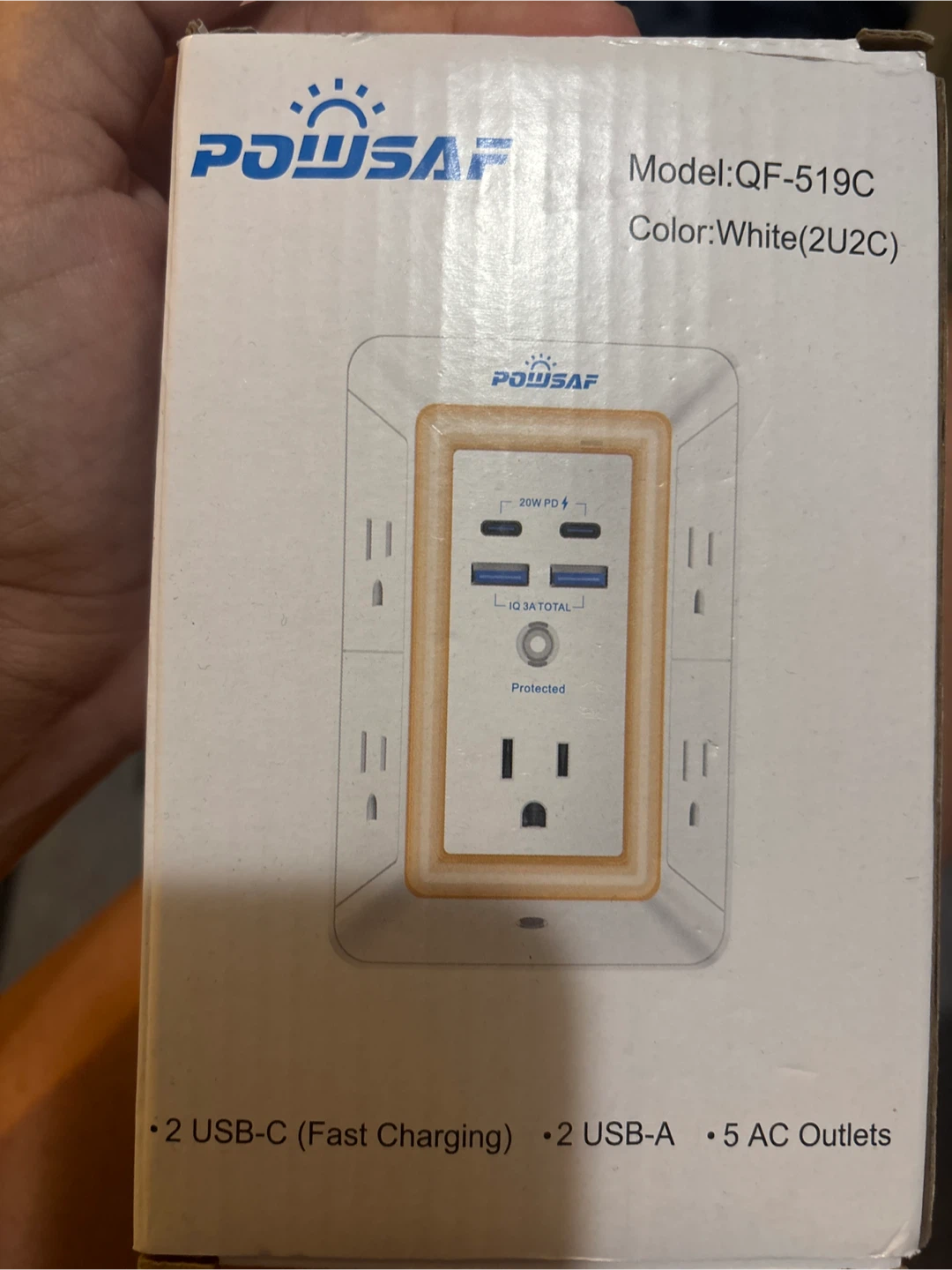 POWSAF Wall Outlet with USB, Model QF-519C - New