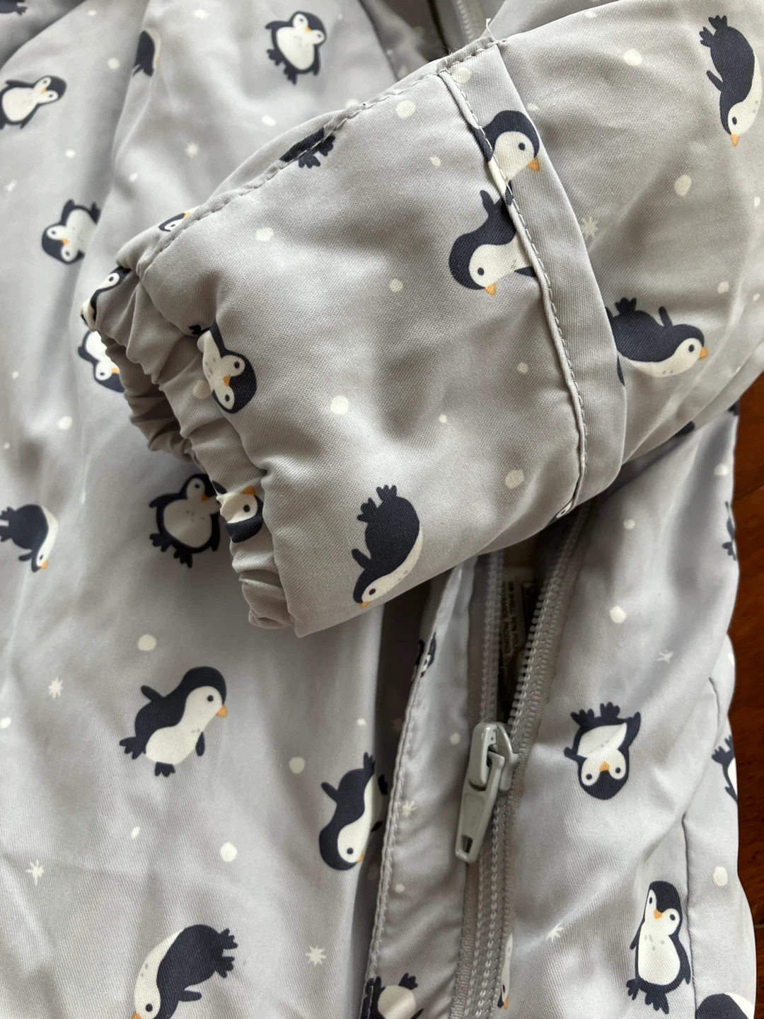 H&M Baby Snowsuit 2-4M Penguin Print - photo 4