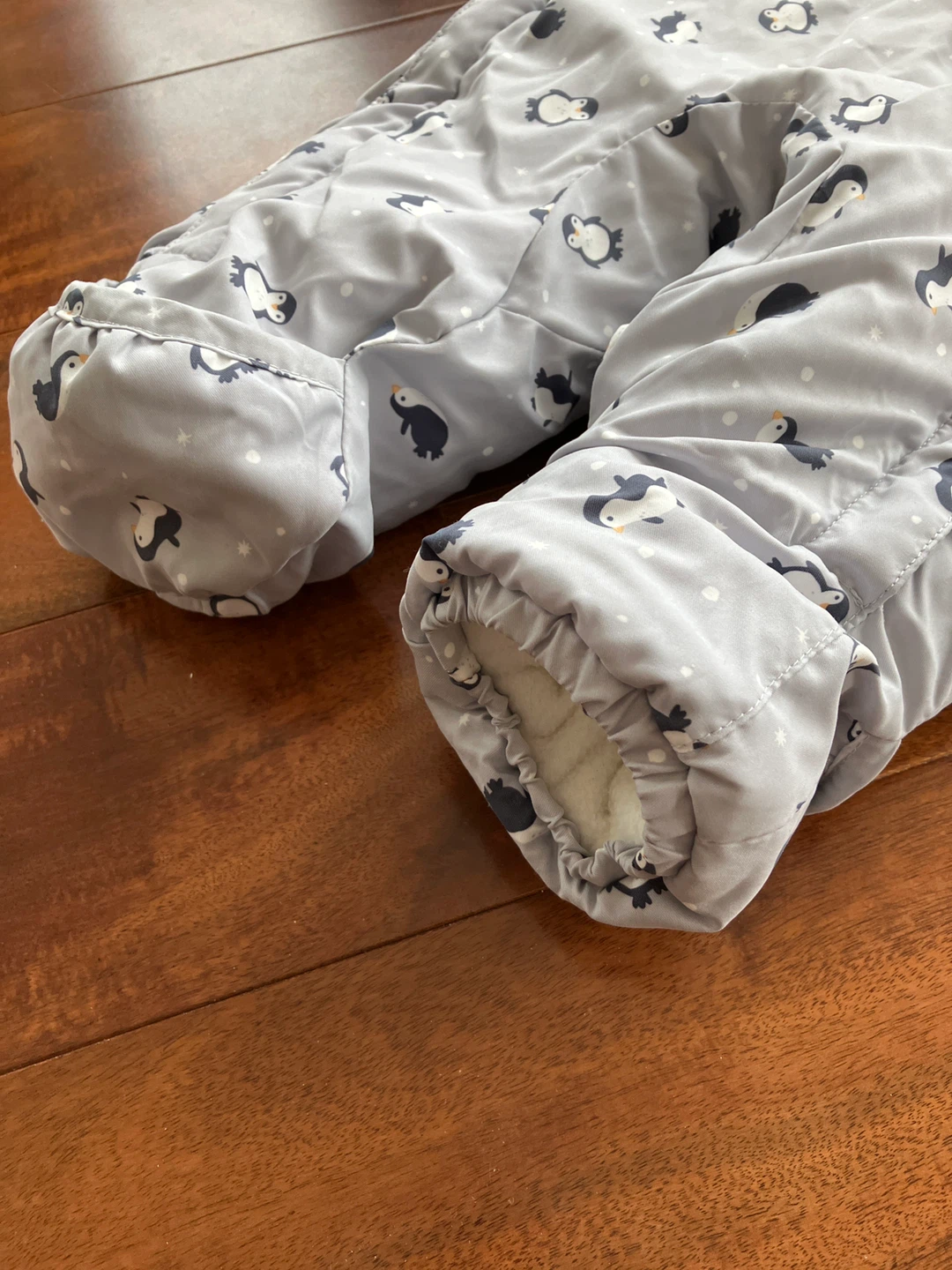 H&M Baby Snowsuit 2-4M Penguin Print - photo 5