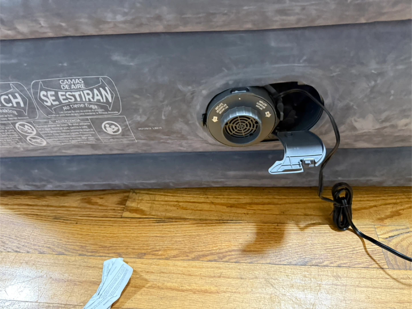 Airbed with Built-In Pump Queen size - photo 3