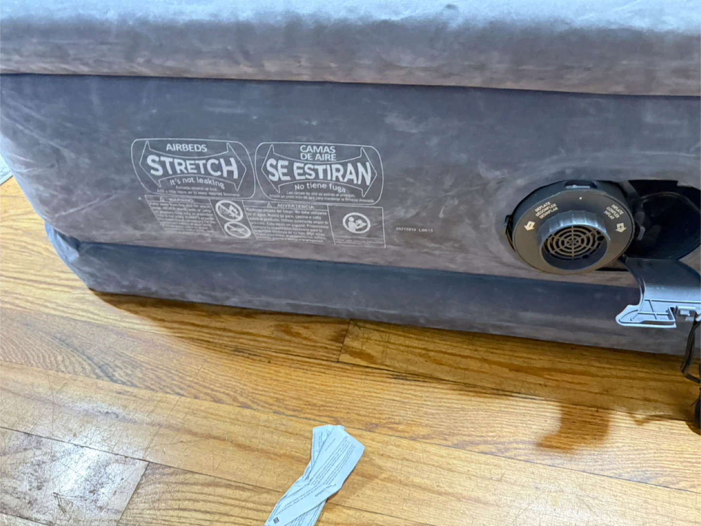 Airbed with Built-In Pump Queen size - photo 2