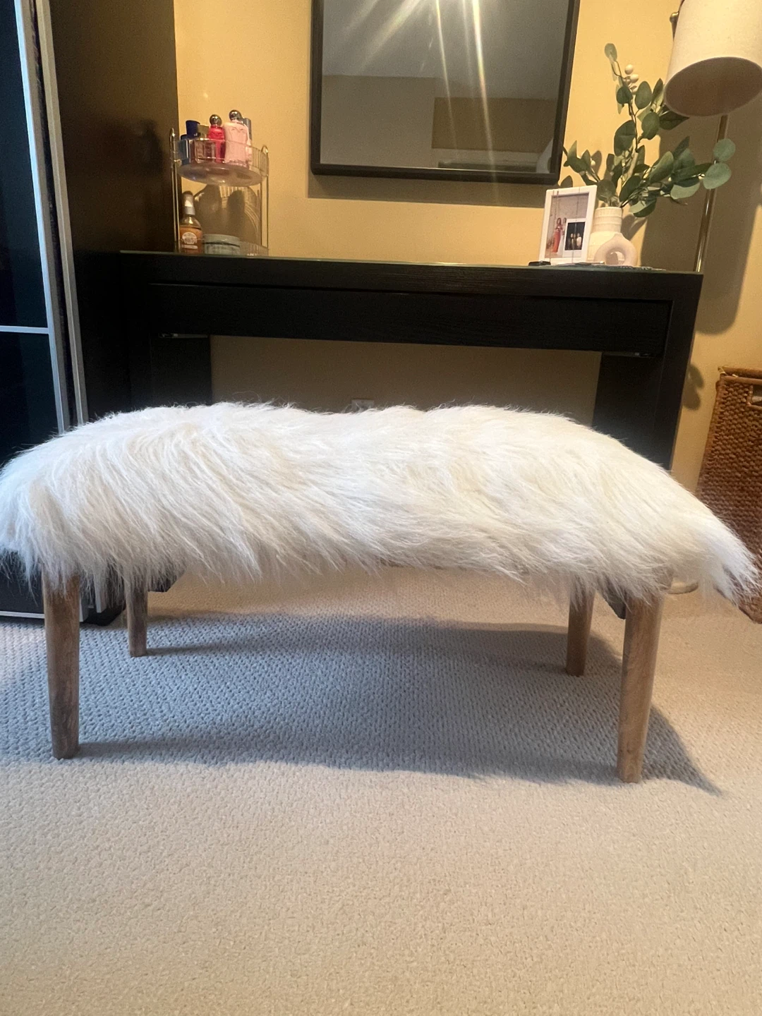 Faux Fur Bench with Wooden Legs - photo 3