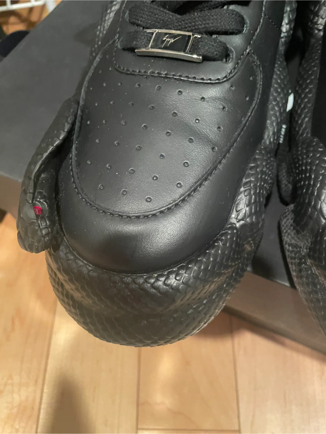 SIZE 12 Giuseppe Zanotti Snake Detail Sneakers - photo 4