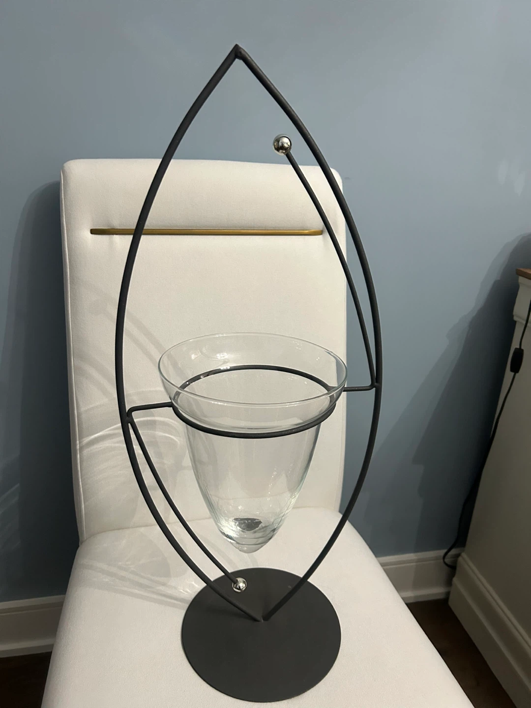 🥕🥕🥕Metal and Glass Vase
