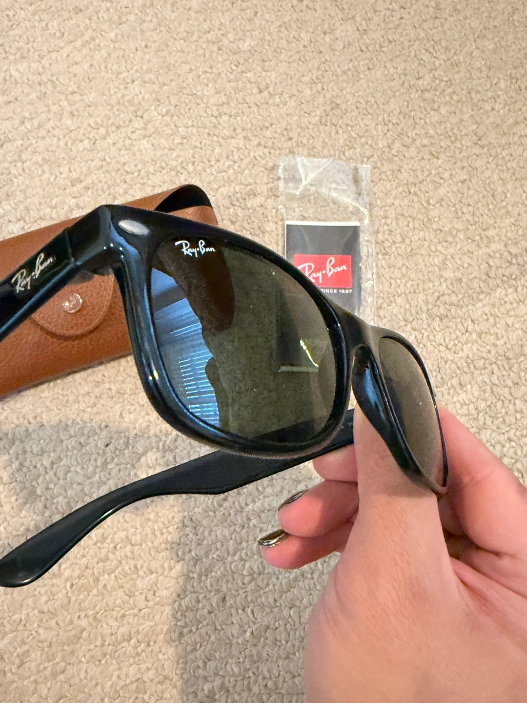 Ray-Ban Wayfarer Sunglasses with Case - photo 2