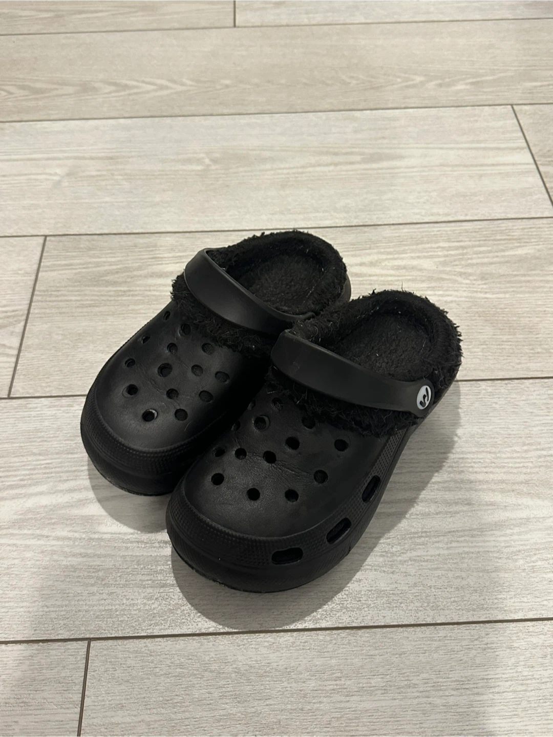 Black Lined Crocs size 5.5