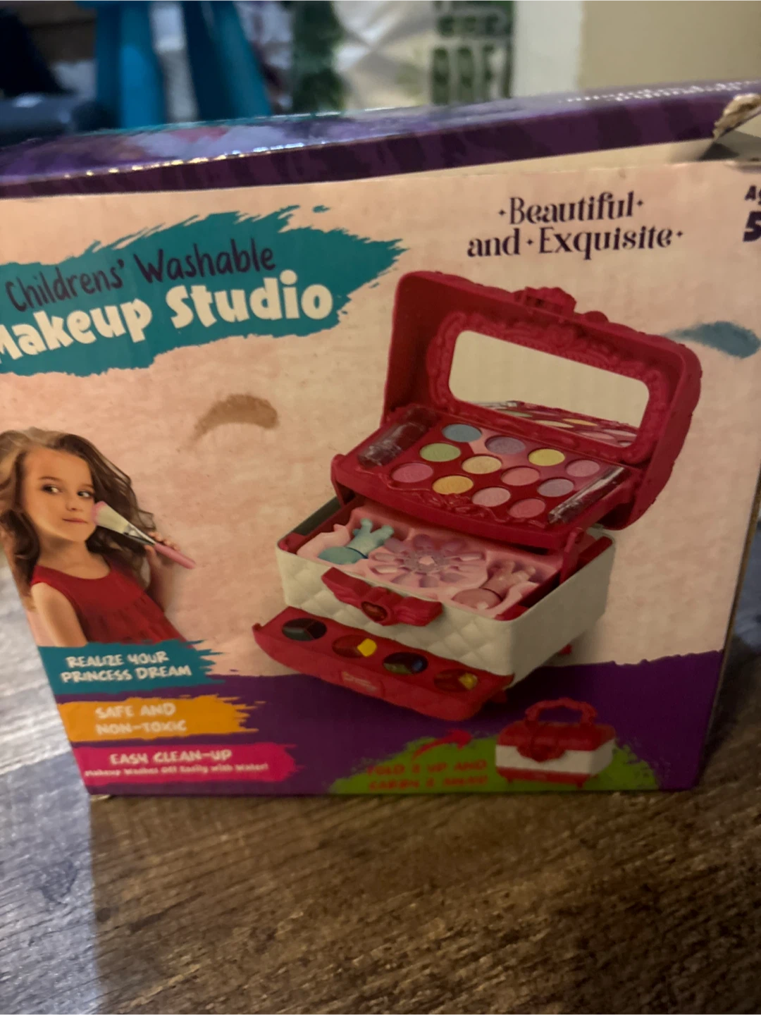 Children's Washable Makeup Studio - photo 2