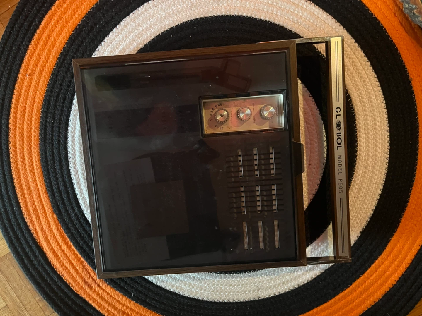 Vintage record player. Global Model P505 Solid State Radio Phono - photo 3