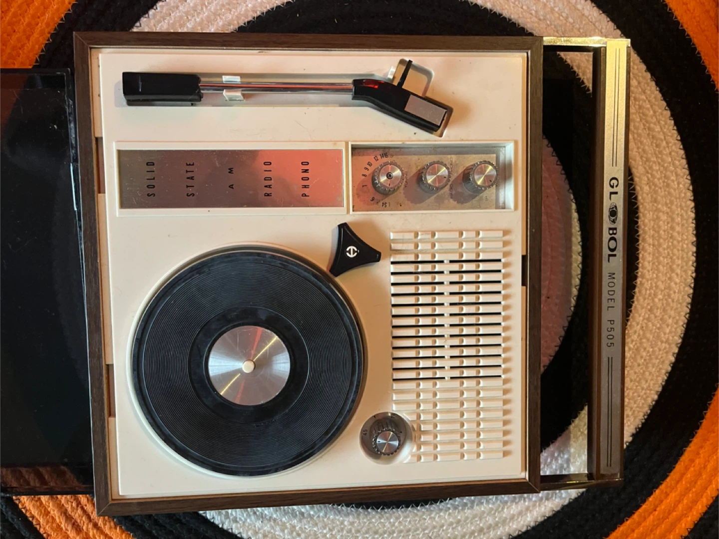 Vintage record player. Global Model P505 Solid State Radio Phono