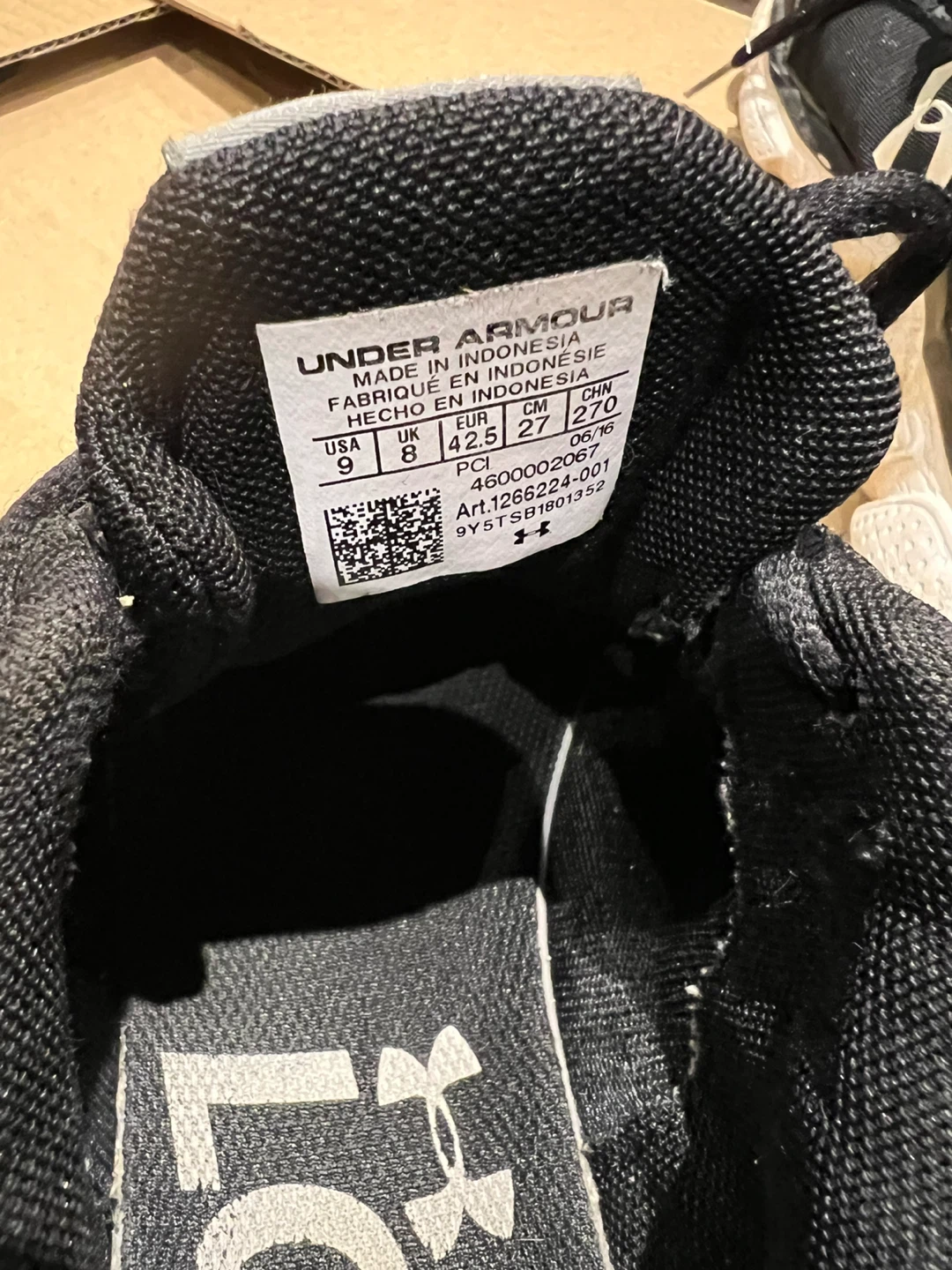 Under Armour Running Shoes - Size 9 - photo 4