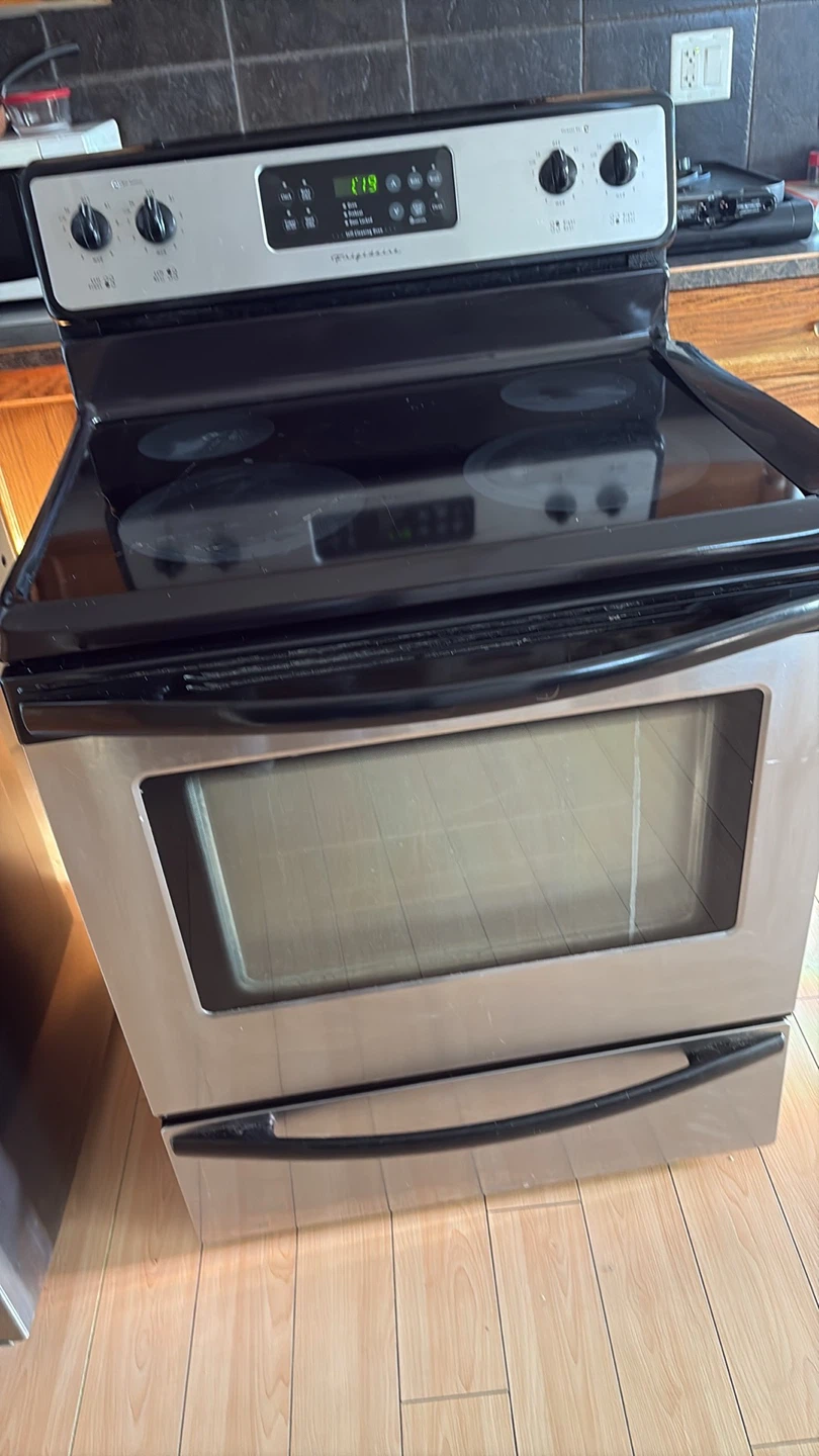 Frigidaire Self-Cleaning Oven - photo 2