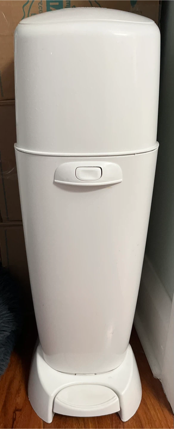 Diaper Pail Refills (8-Pack) and used diaper genie pail - photo 2