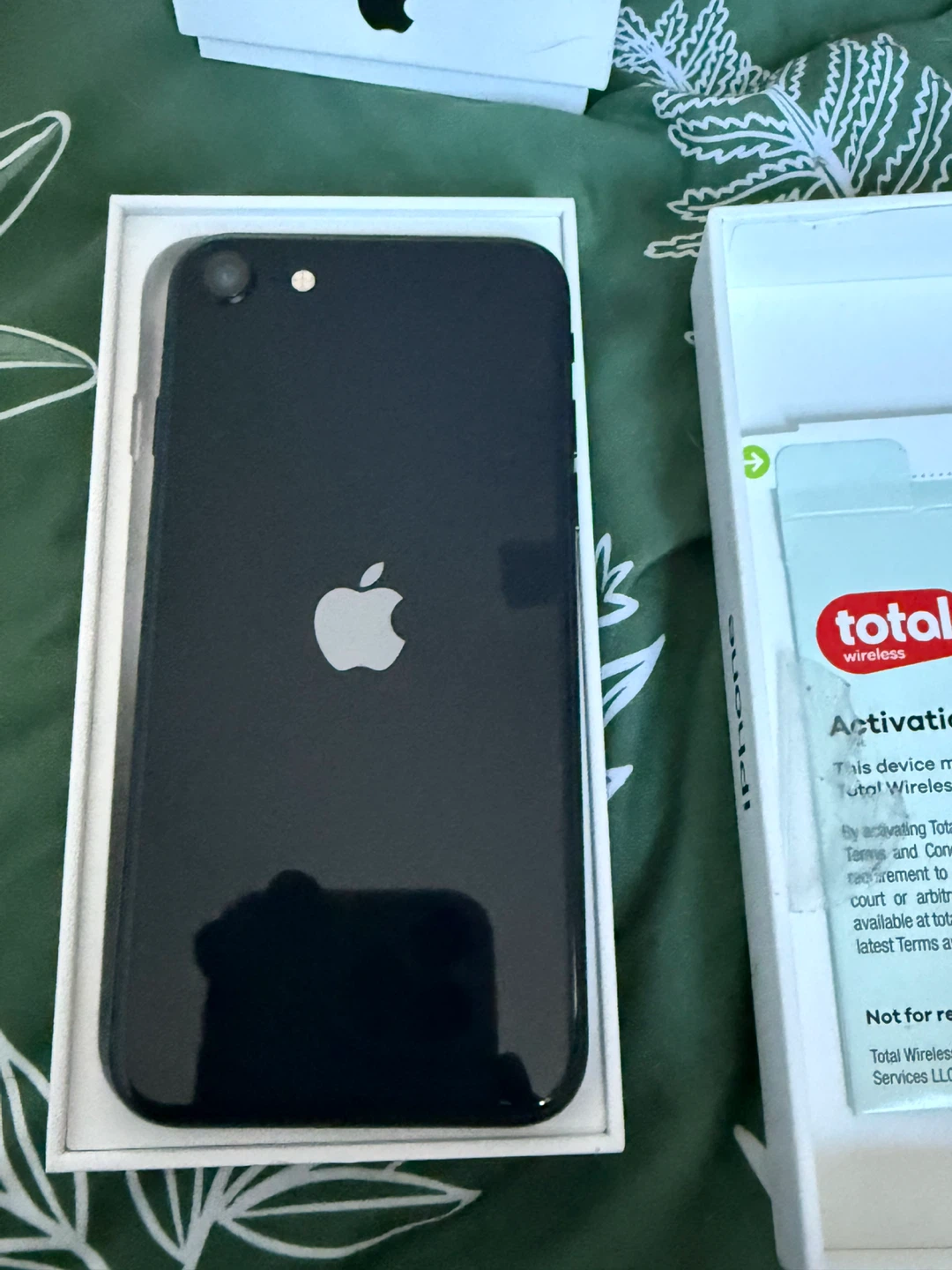 Apple iPhone SE Black (New) - photo 2