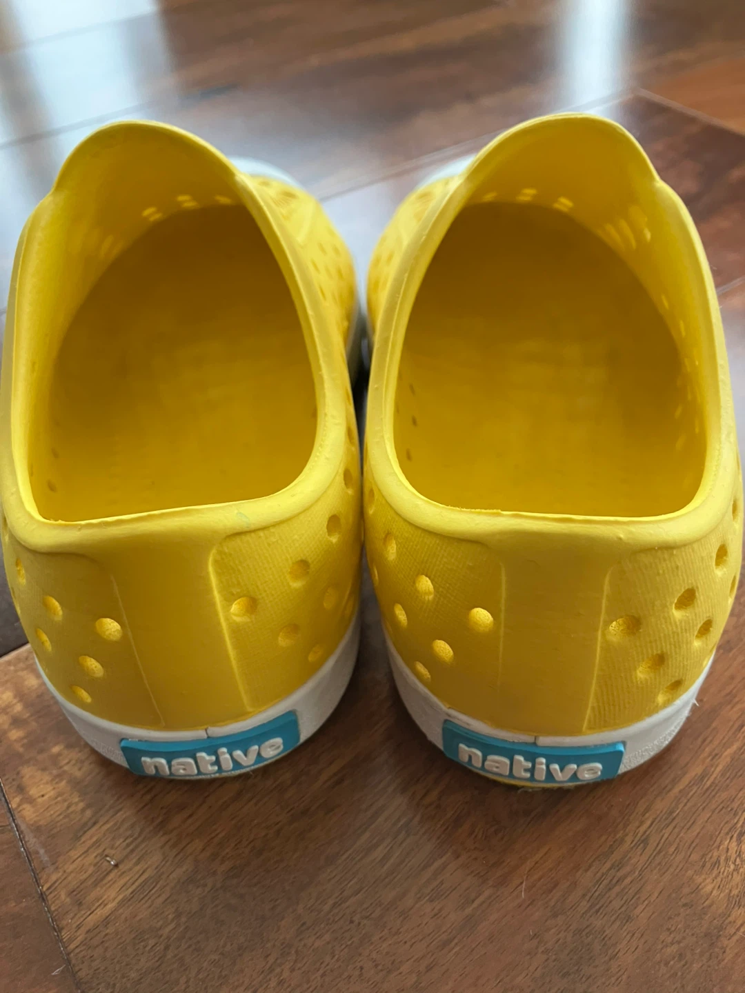 Native Yellow Shoes Size C9 - photo 2