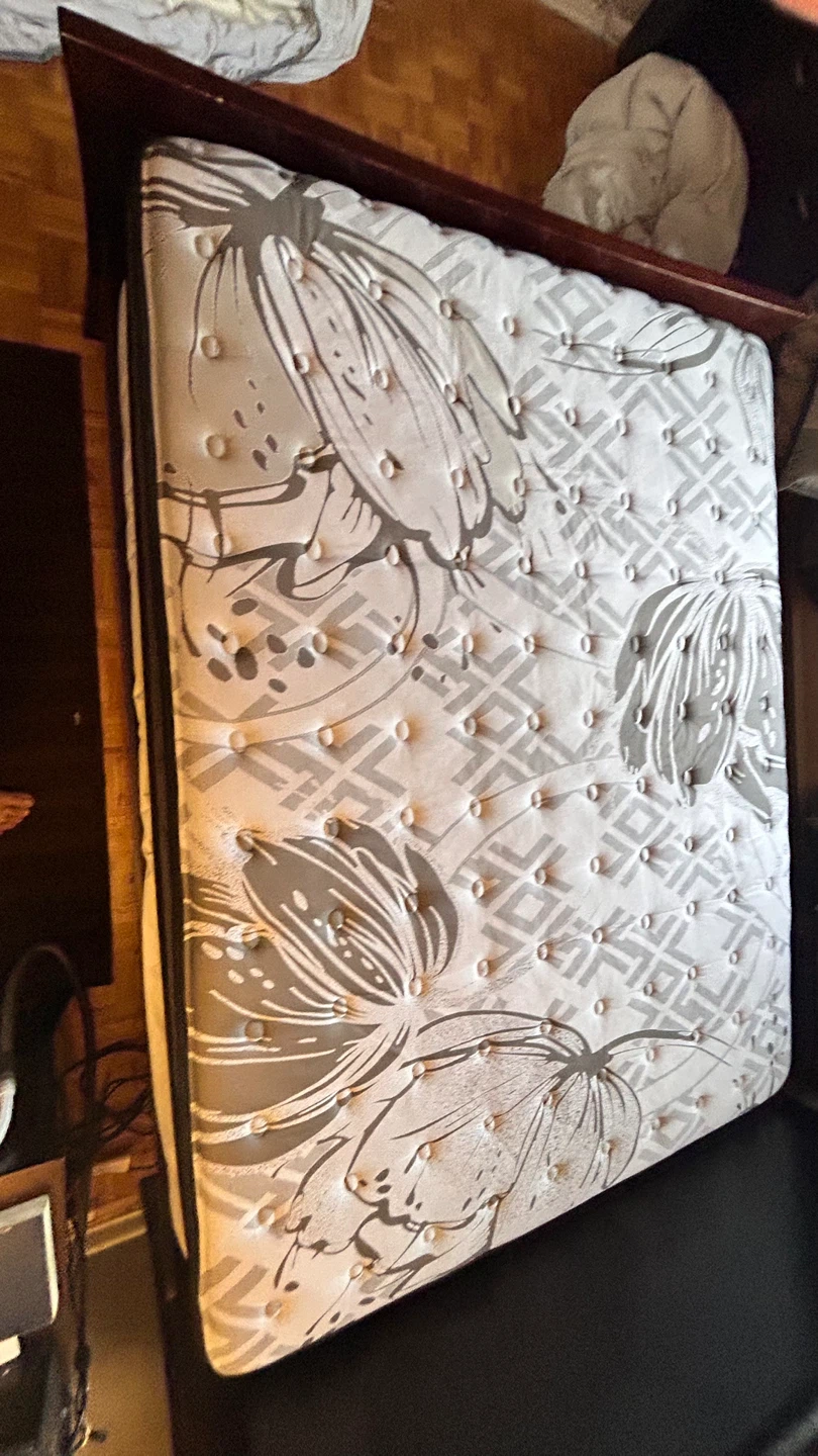 Queen Size Mattress - photo 2