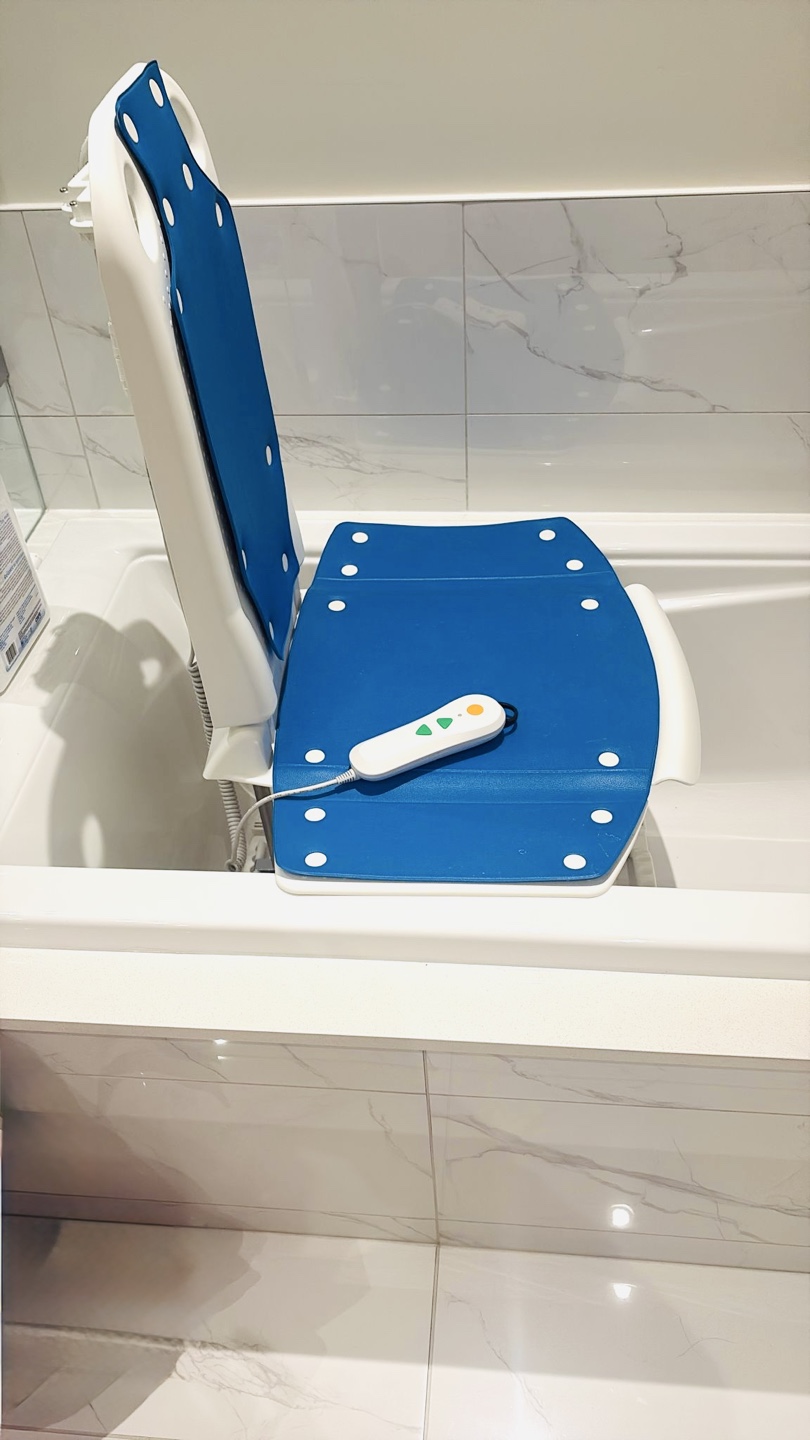 MAIDeSiTe Electric Bath Lift Chair - photo 2