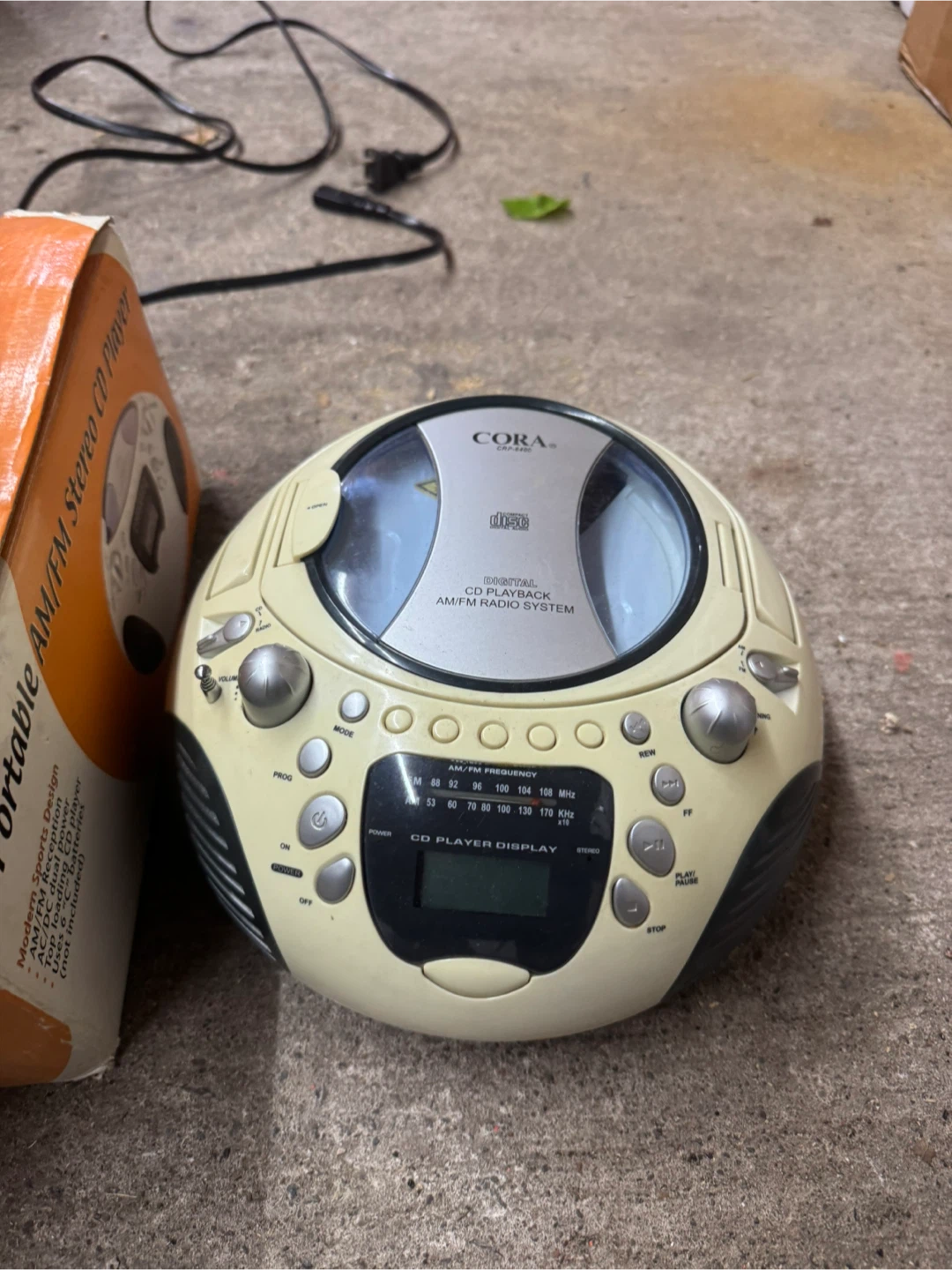 Cora Portable AM/FM Stereo CD Player - photo 4