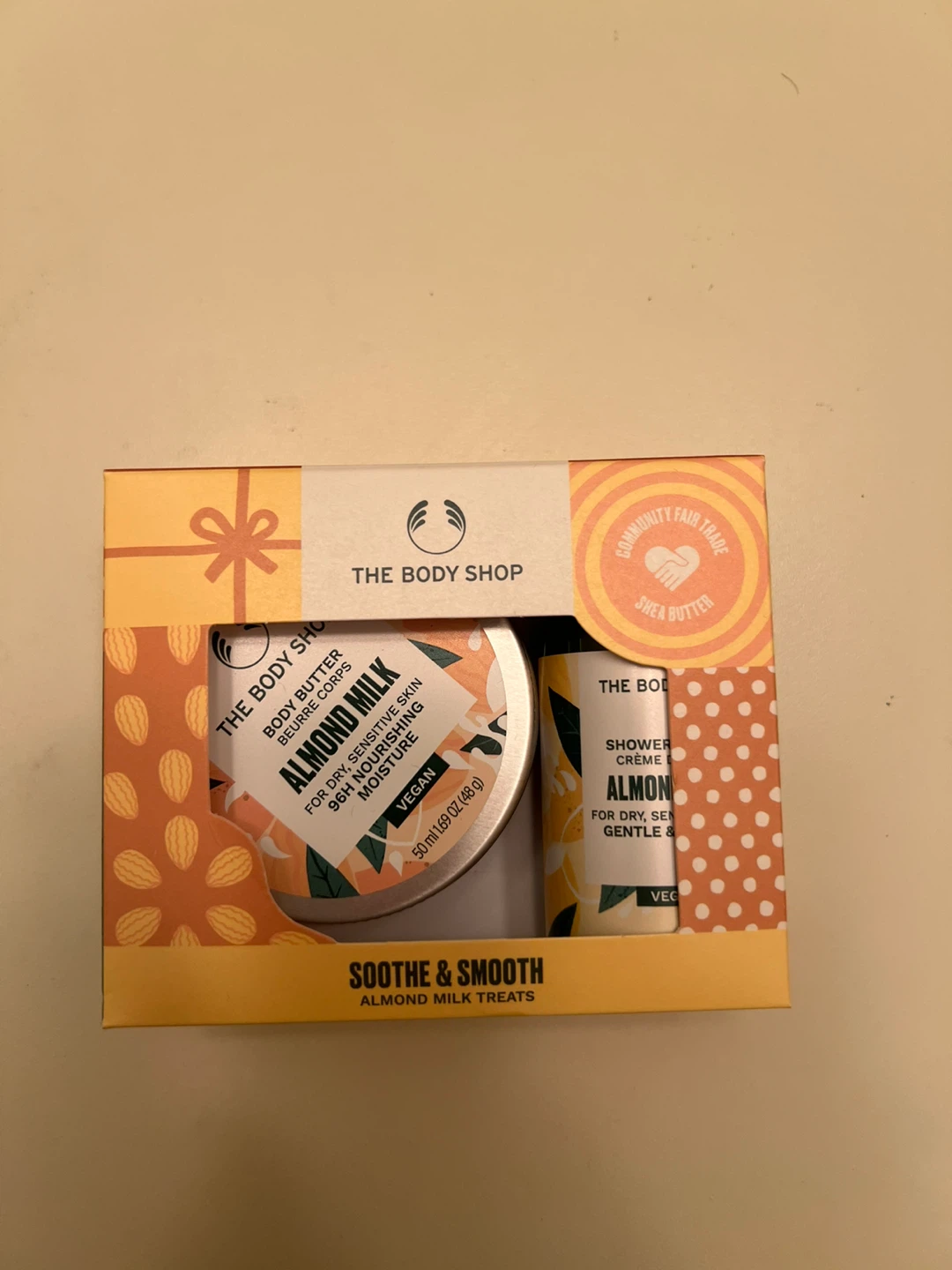 The Body Shop Almond Milk Treats Set - New