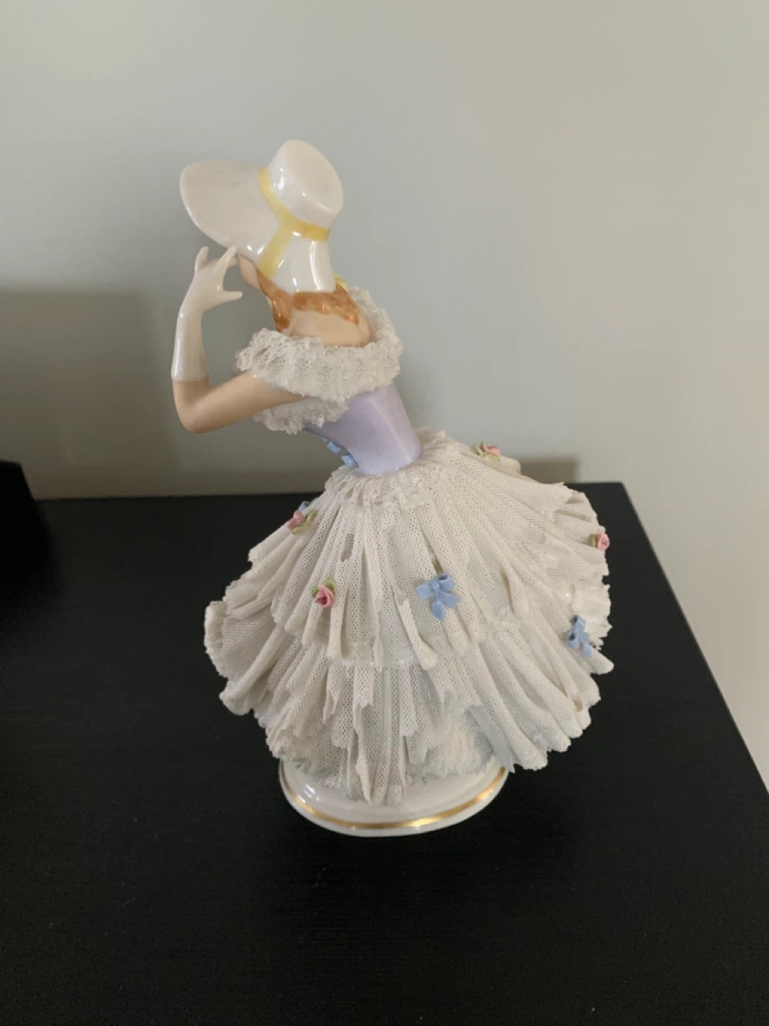 Vintage Heissner Porcelain Figurine. - photo 2