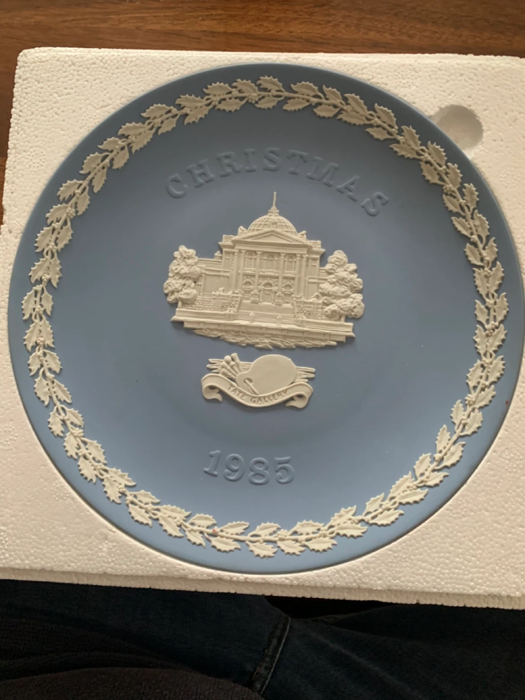 Wedgwood Christmas Plate 1985 - New in Box
