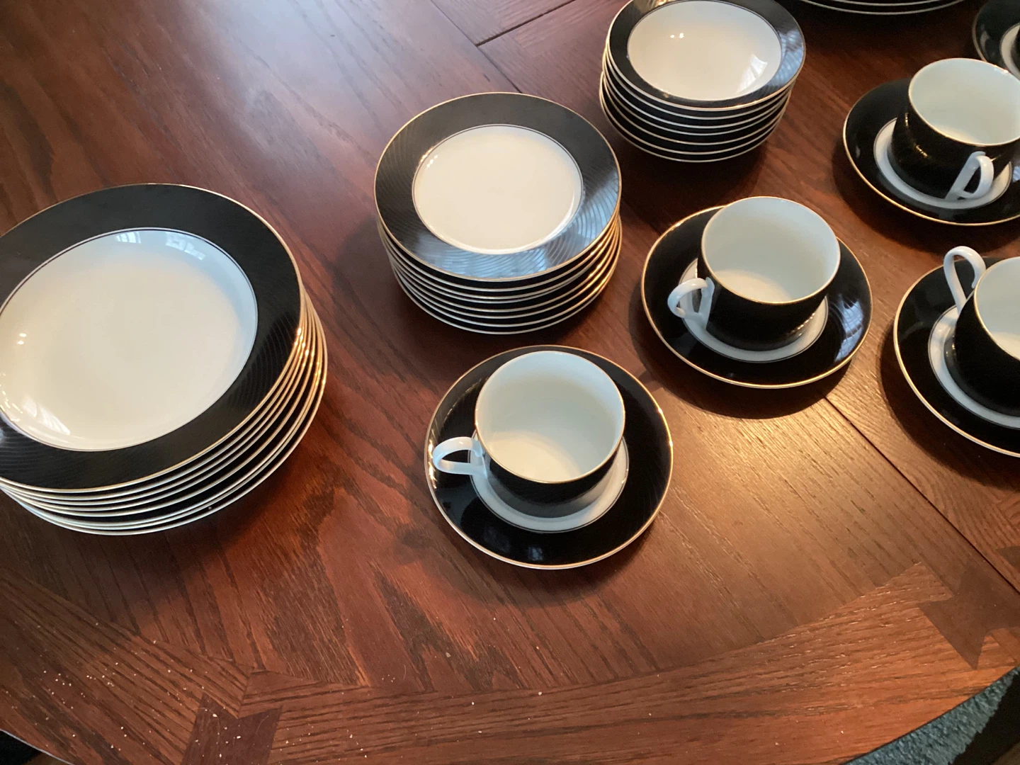 Mikasa “Evening Dress” Fine China – 8 Place Settings +