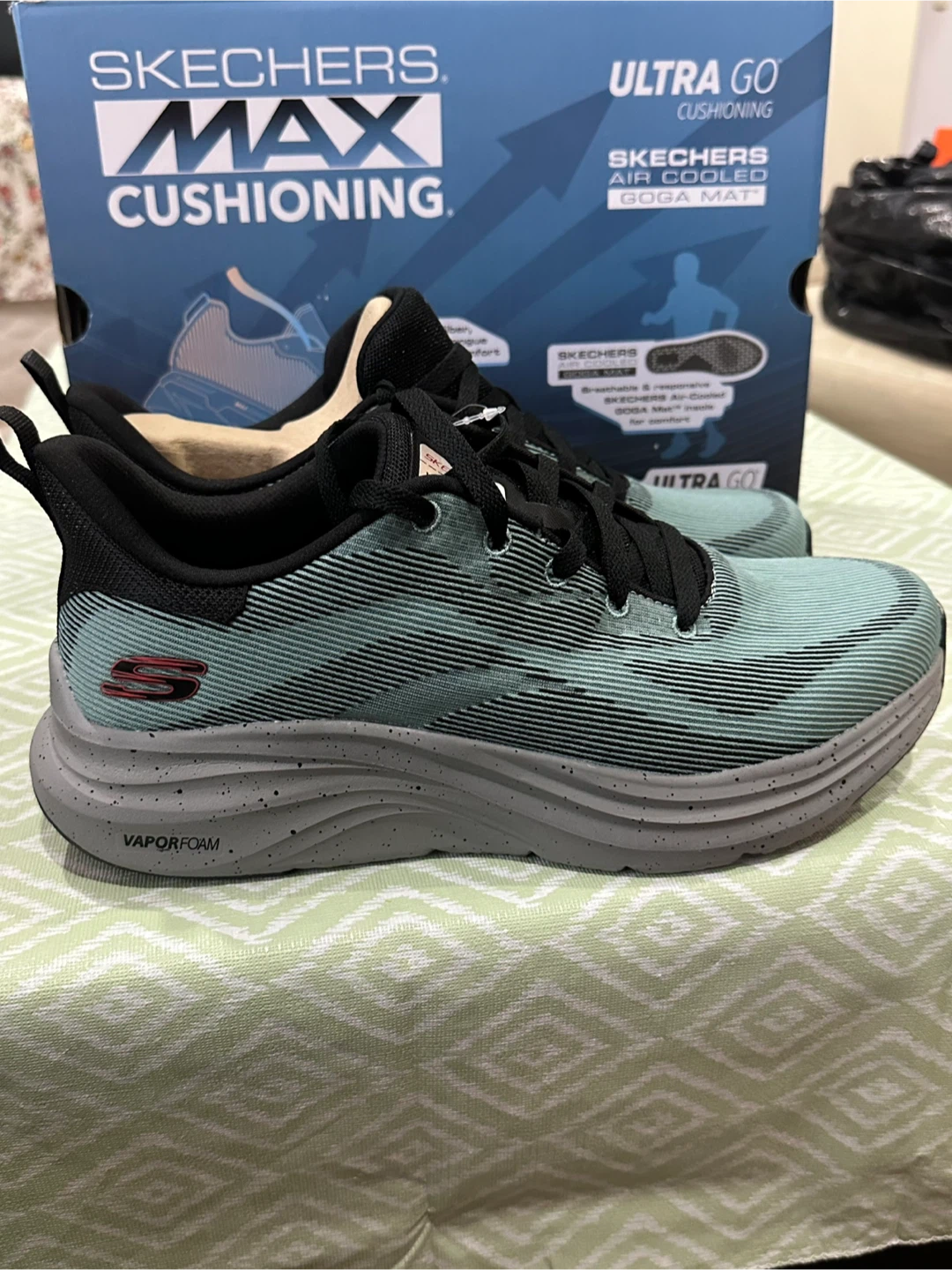 Skechers Max Cushioning Ultra Go - Size US 9 MEN’s - photo 4