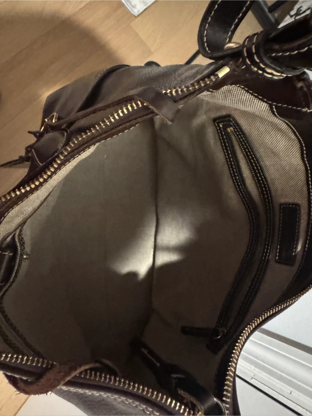 Dooney & Bourke Leather Handbag - photo 4