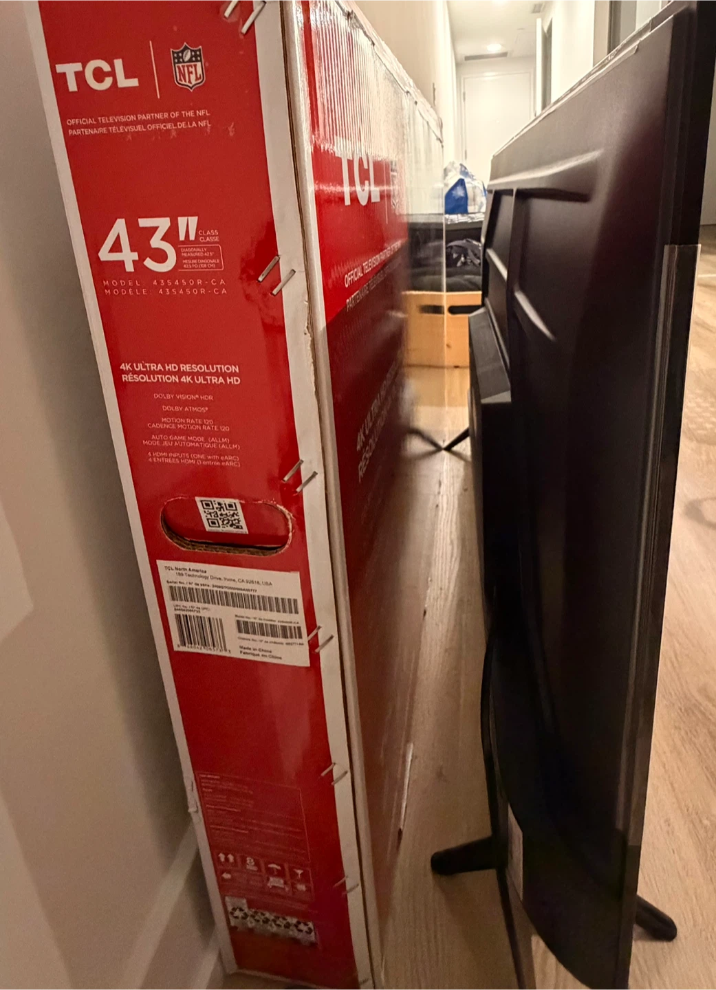 TCL 43" 4K UHD Roku Smart TV - photo 4