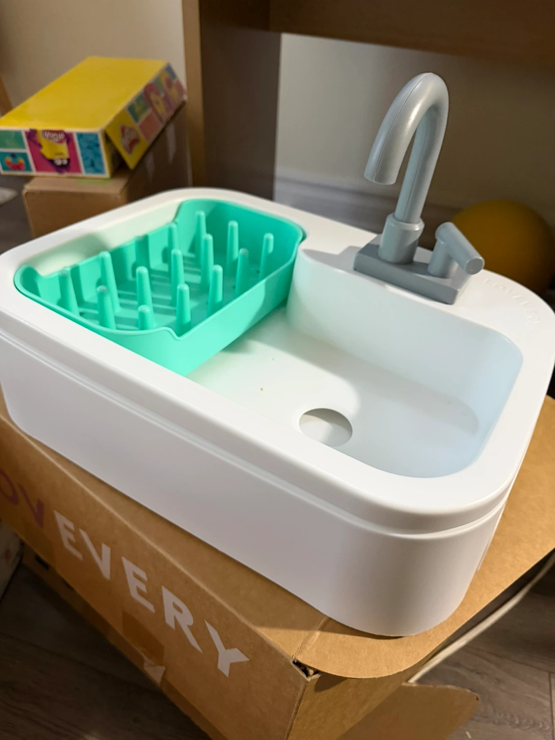 Lovevery Sink Playset