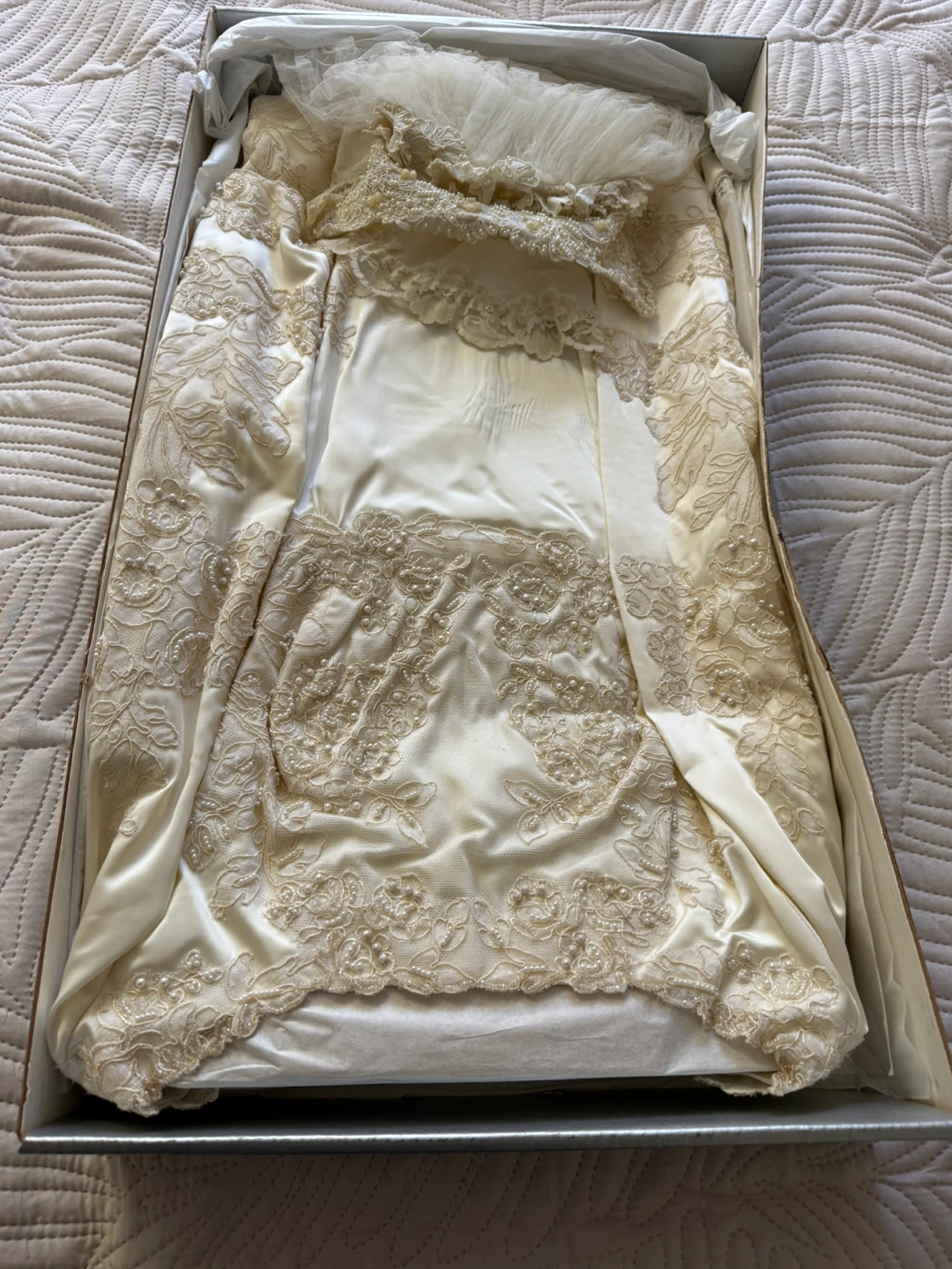 Vintage Wedding Gown in Box - photo 5