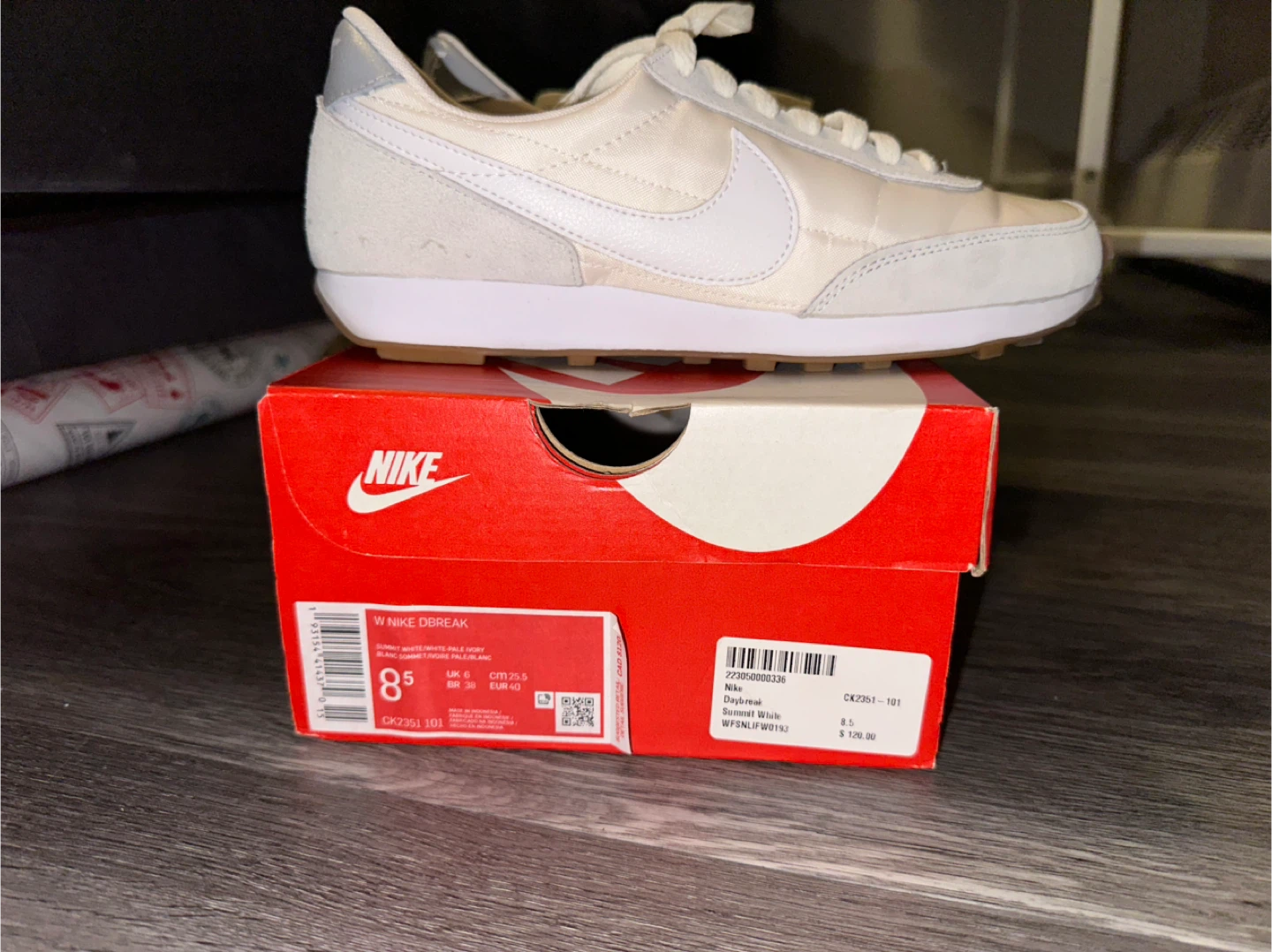 Nike DBreak Women's Size 8.5 Sneakers - photo 4