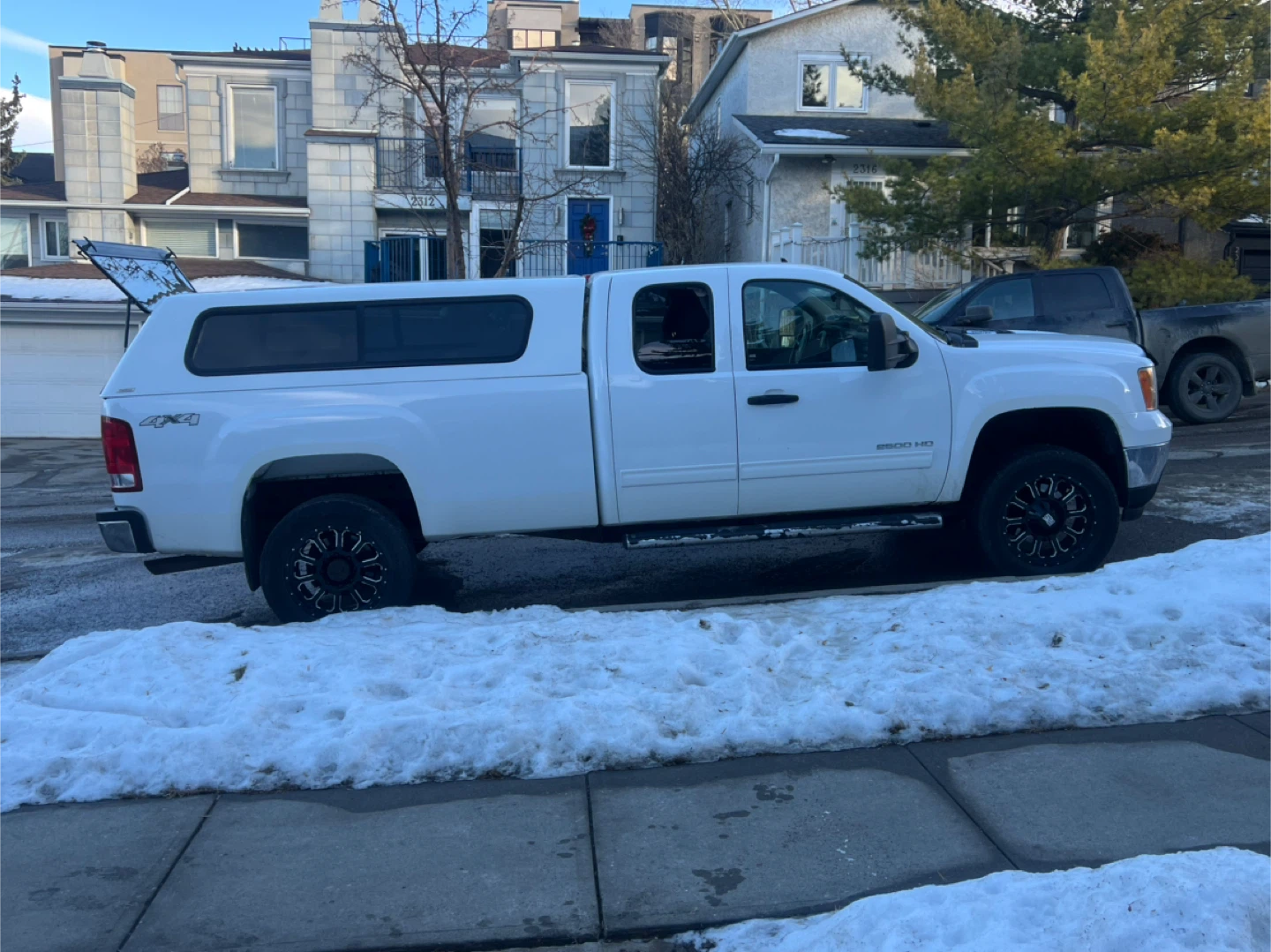 2011 GMC Sierra SLE 2500 HD Truck - photo 4