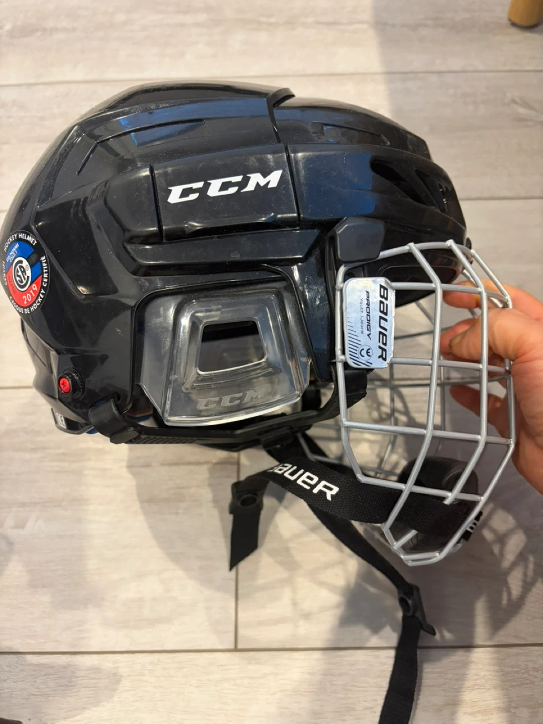 CCM Hockey Helmet with Bauer Prodigy Cage - photo 2