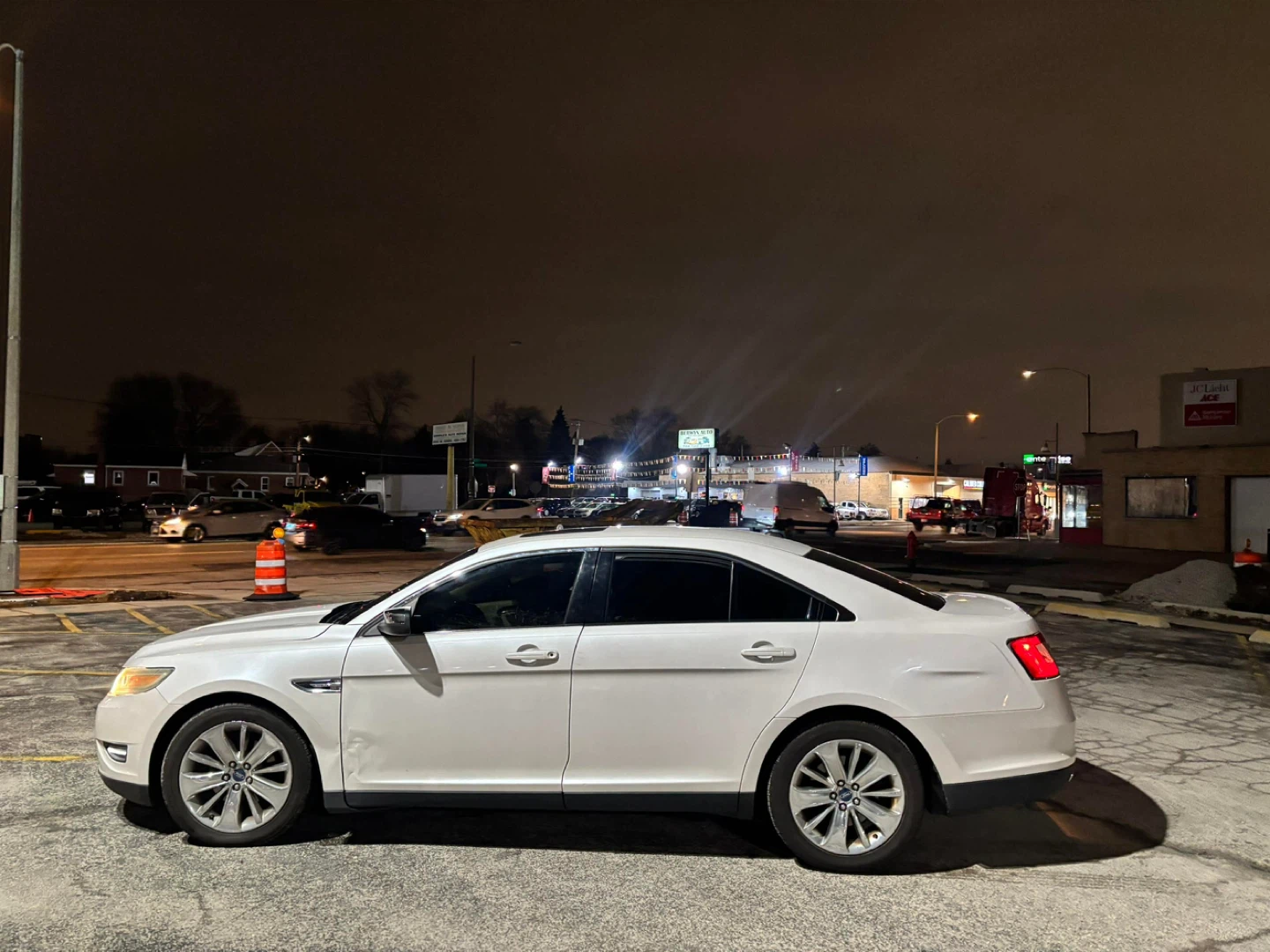 2012 ford Taurus - photo 4