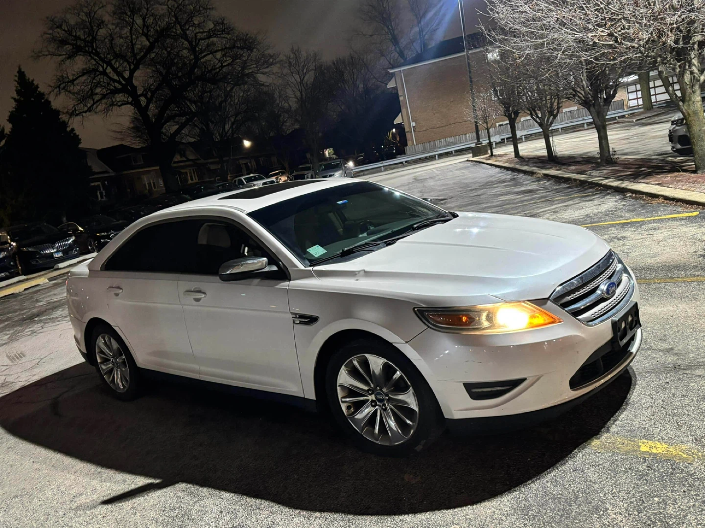 2012 ford Taurus - photo 2
